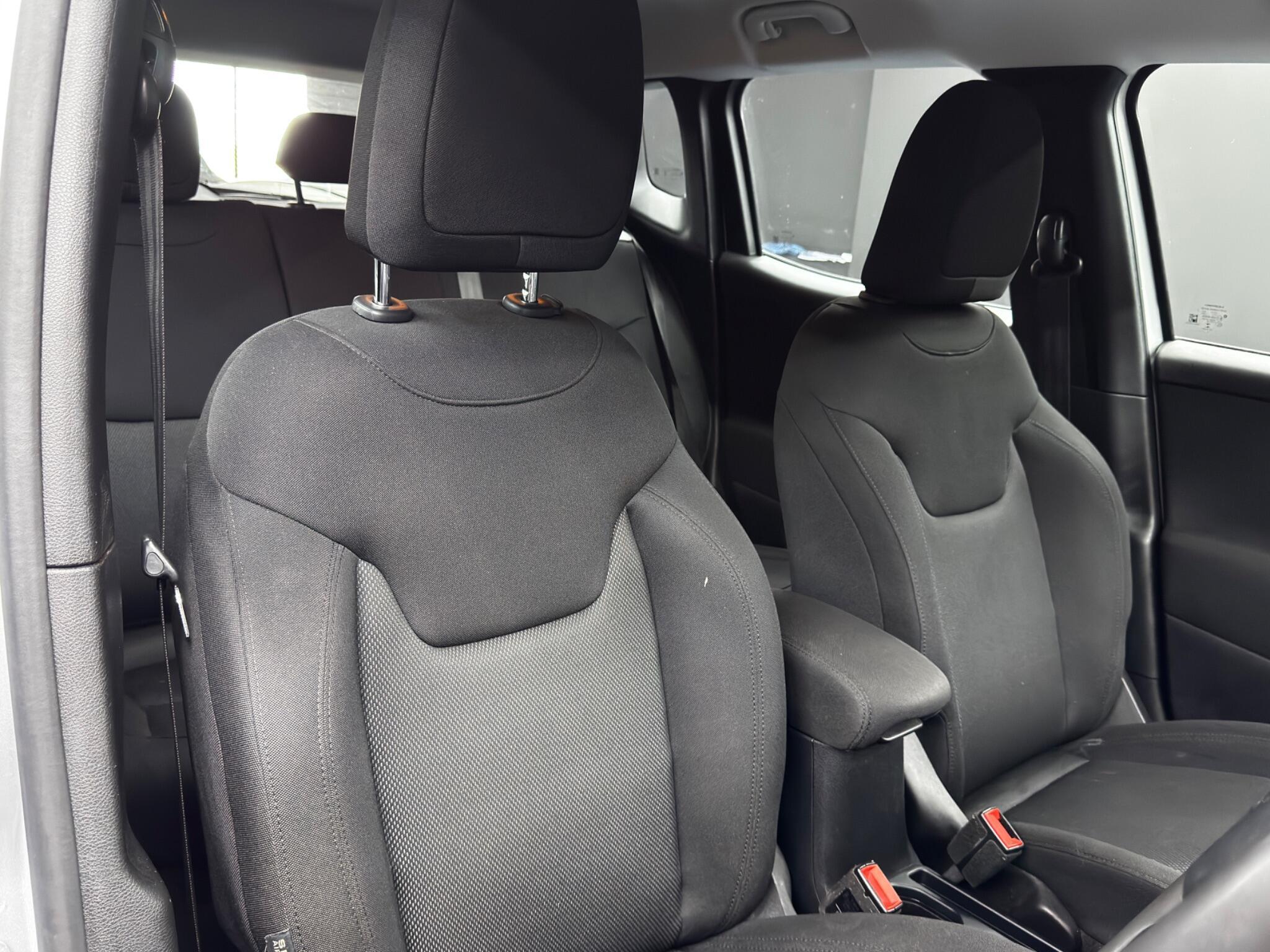 Jeep Renegade - Image 12