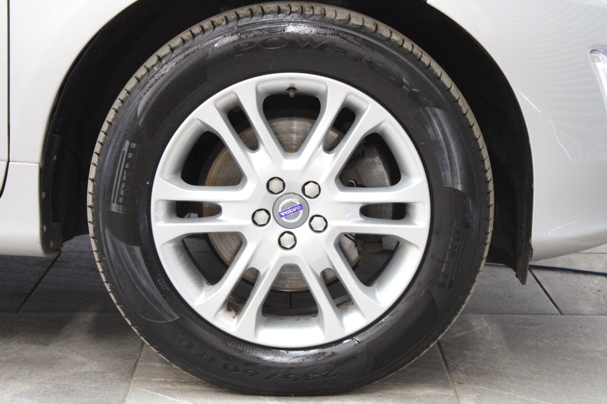 Volvo XC60 - Image 35
