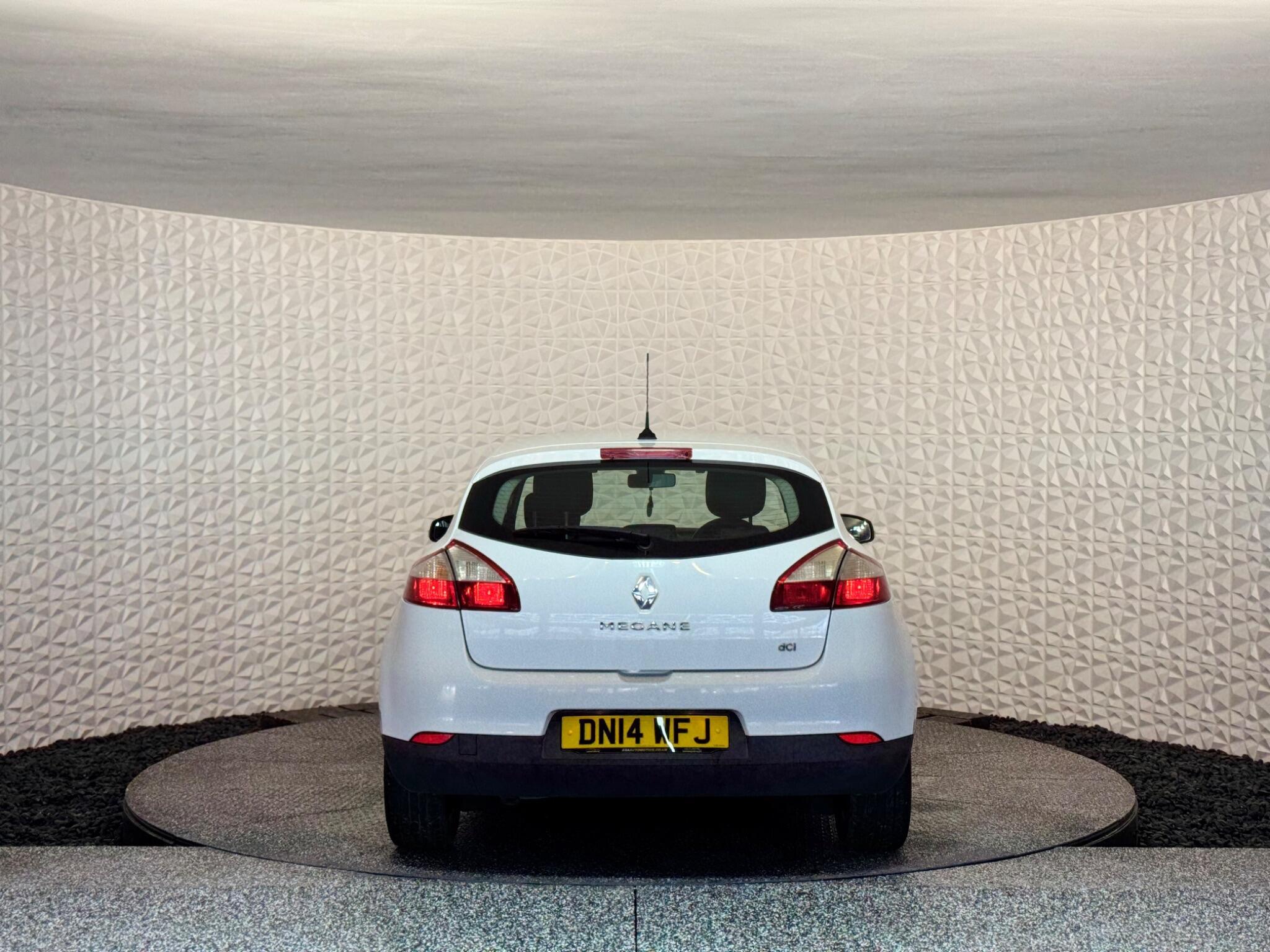 Renault Megane - Image 11