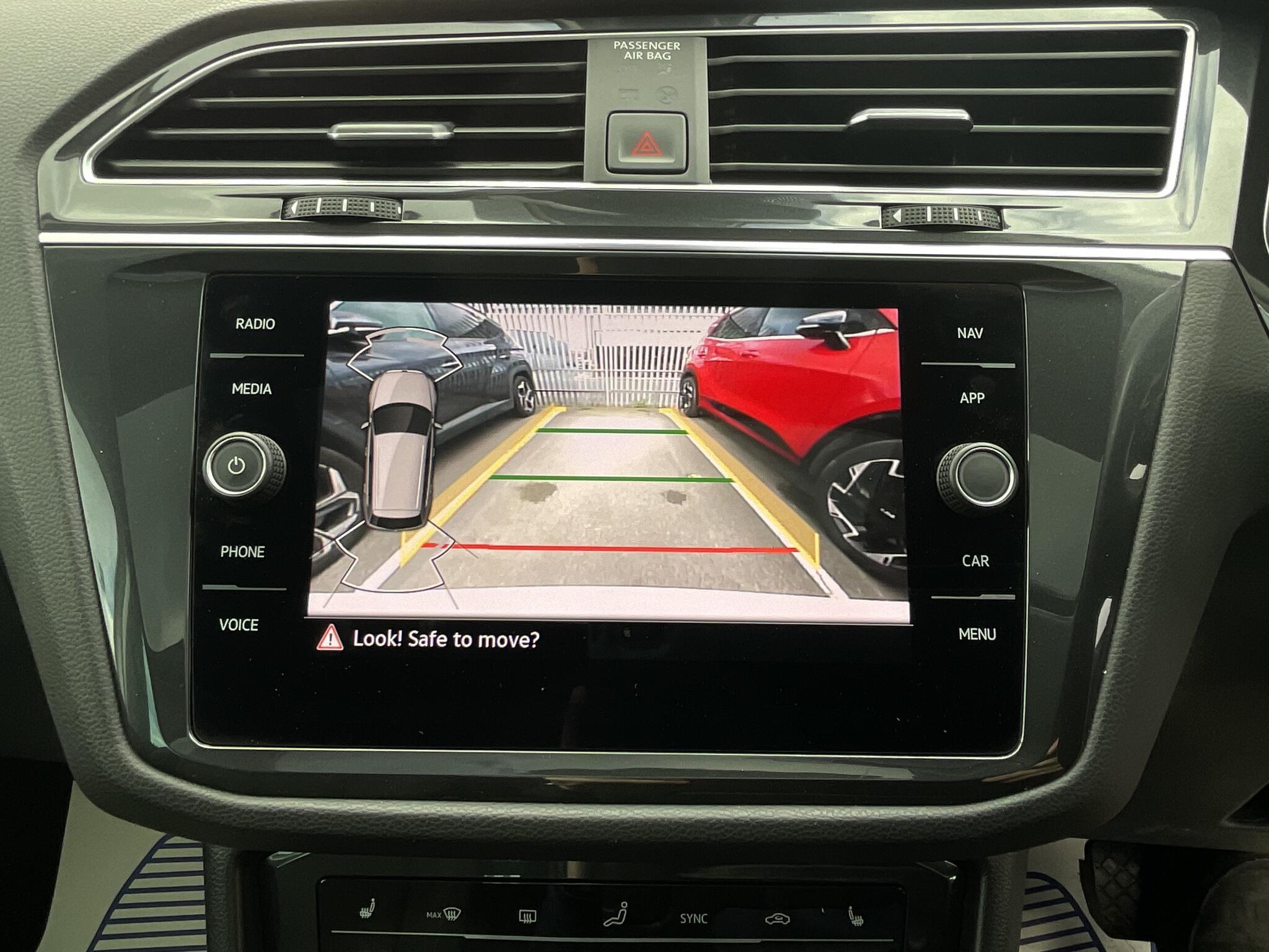 Volkswagen Tiguan - Image 16