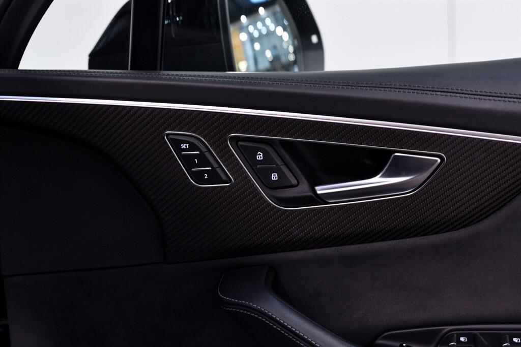 Audi SQ7 - Image 48