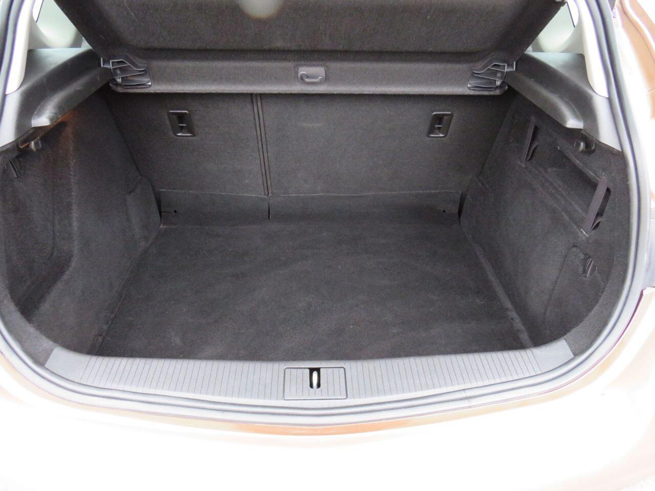 Vauxhall Astra - Image 11