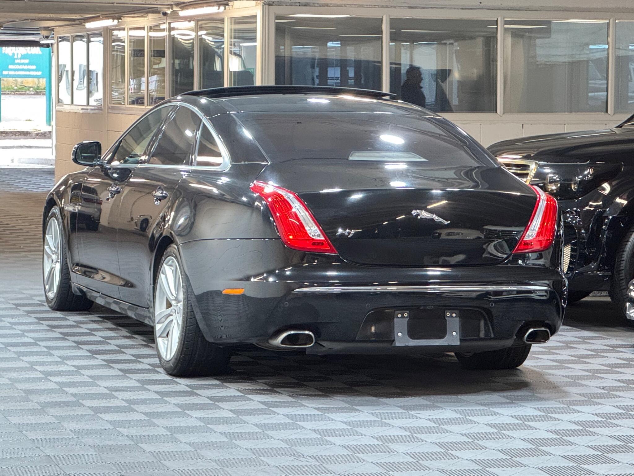 Jaguar XJ - Image 3