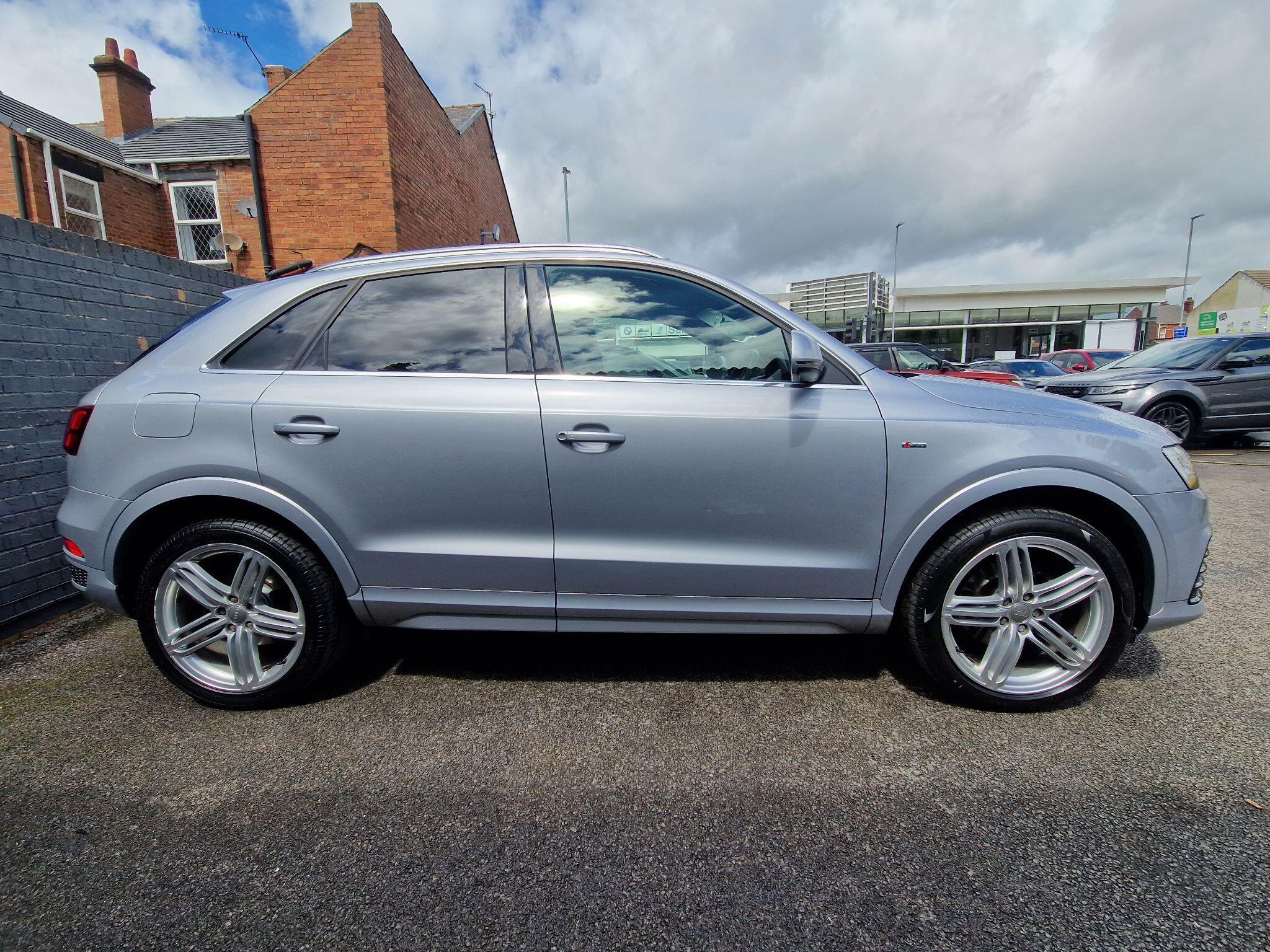 Audi Q3 - Image 7