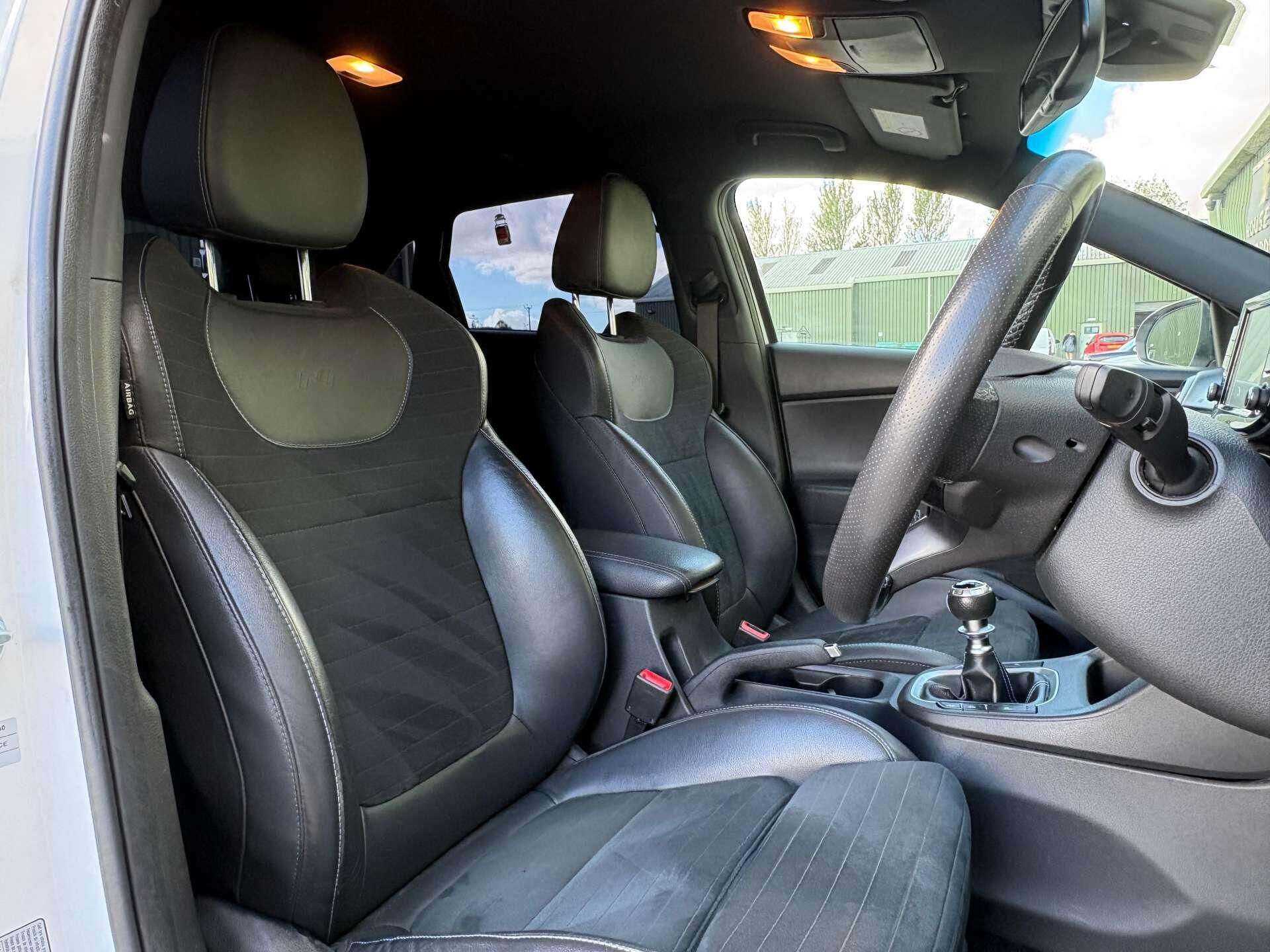 Hyundai i30 - Image 18
