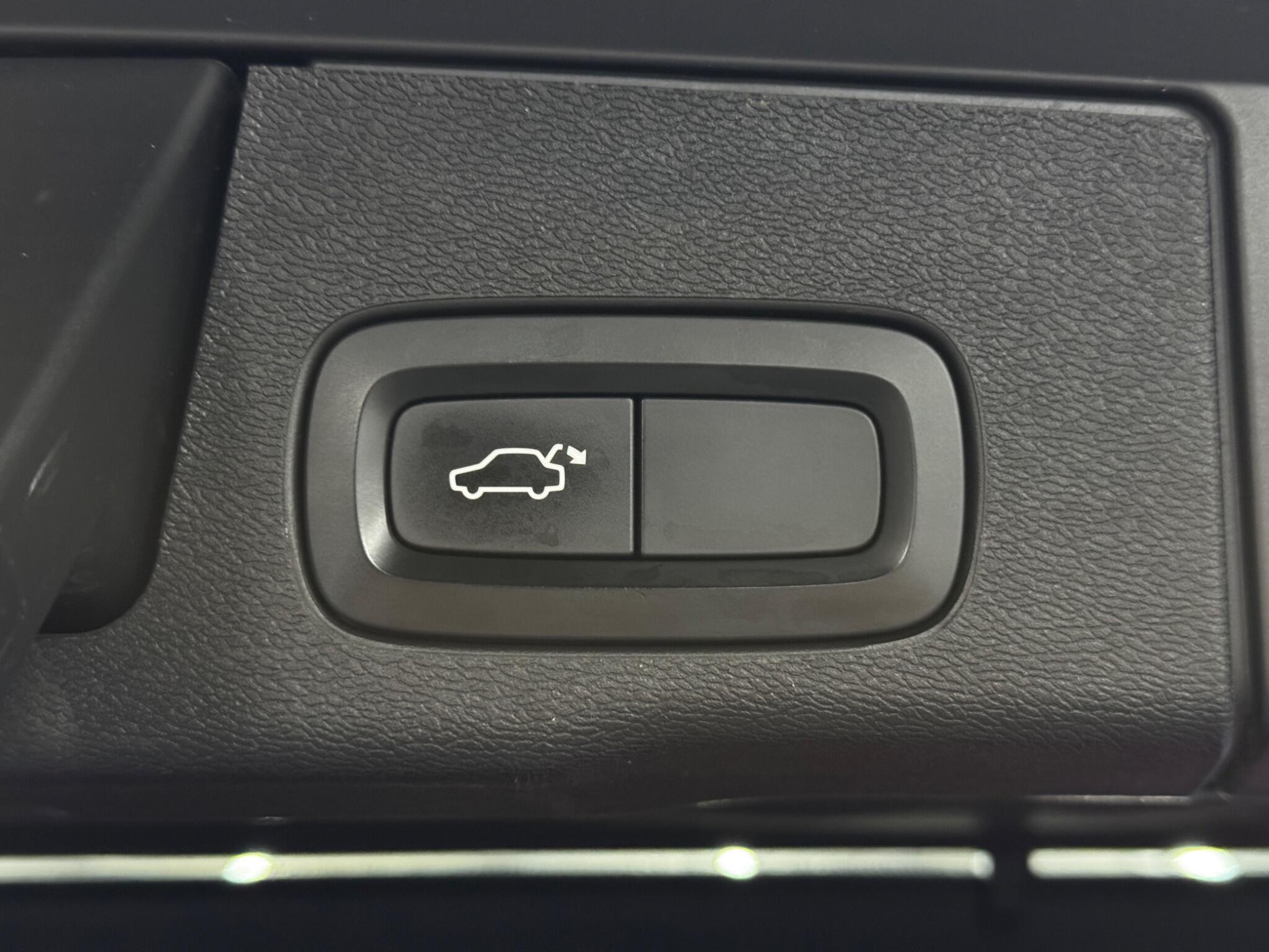 Volvo XC60 - Image 34