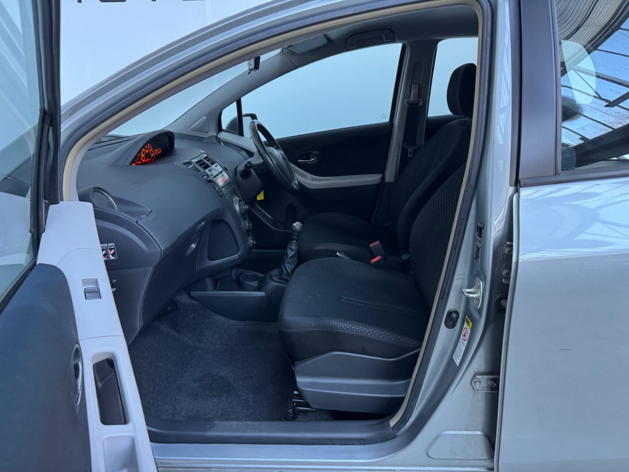 Toyota Yaris - Image 9