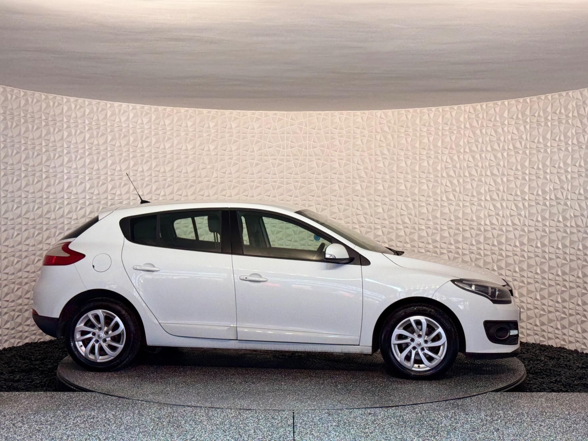 Renault Megane - Image 10