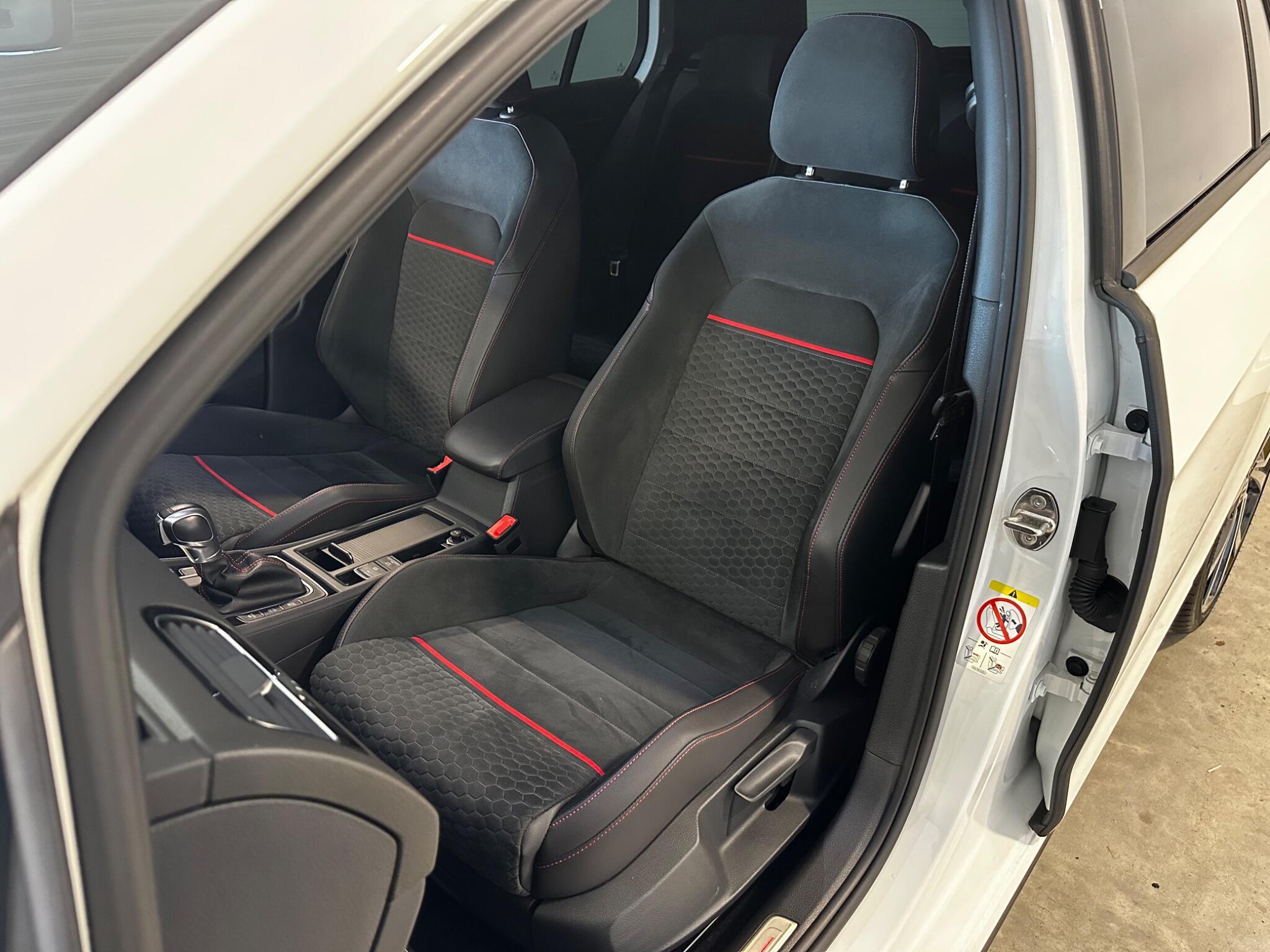 Volkswagen Golf - Image 16