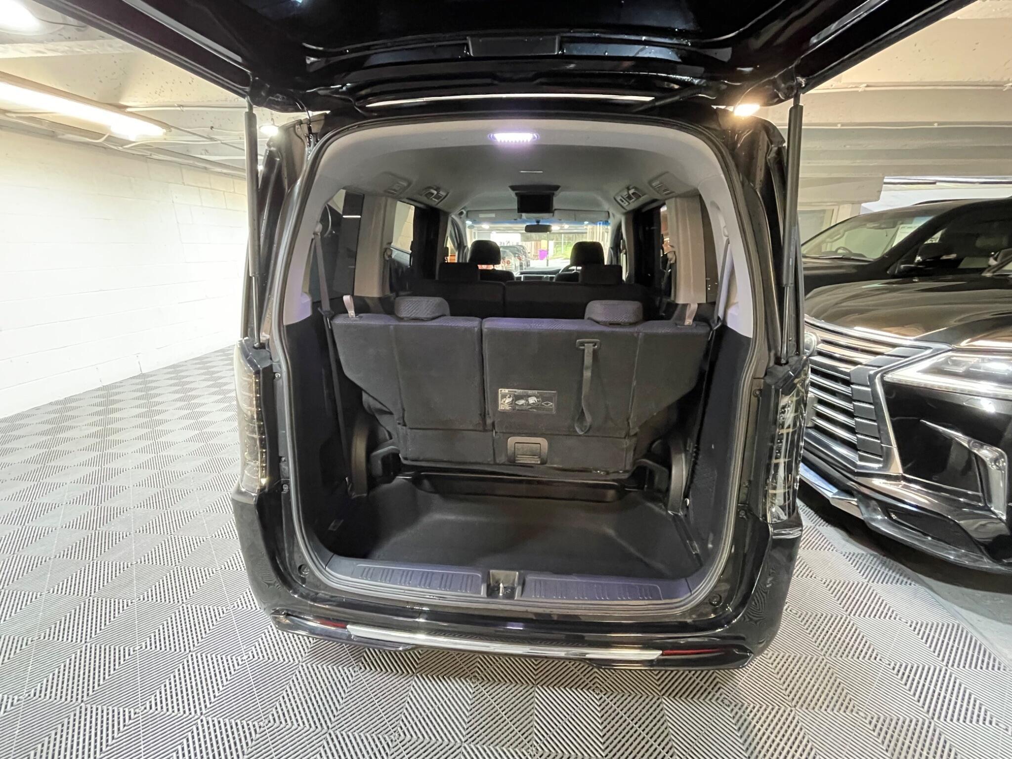 Honda Stepwagon - Image 17