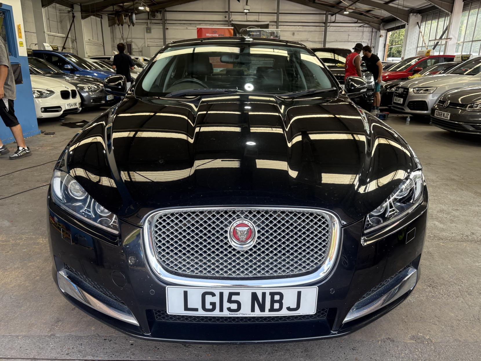 Jaguar XF - Image 3