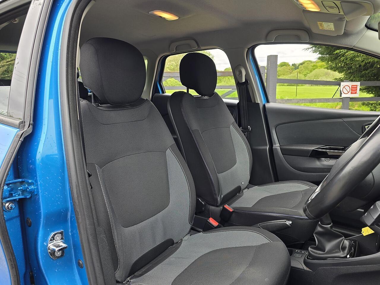 Renault Captur - Image 11