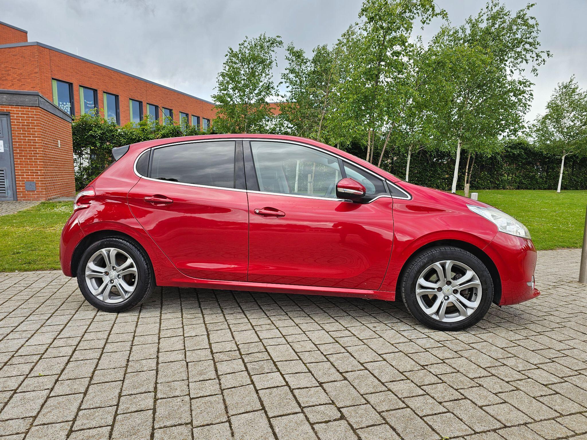 Peugeot 208 - Image 4