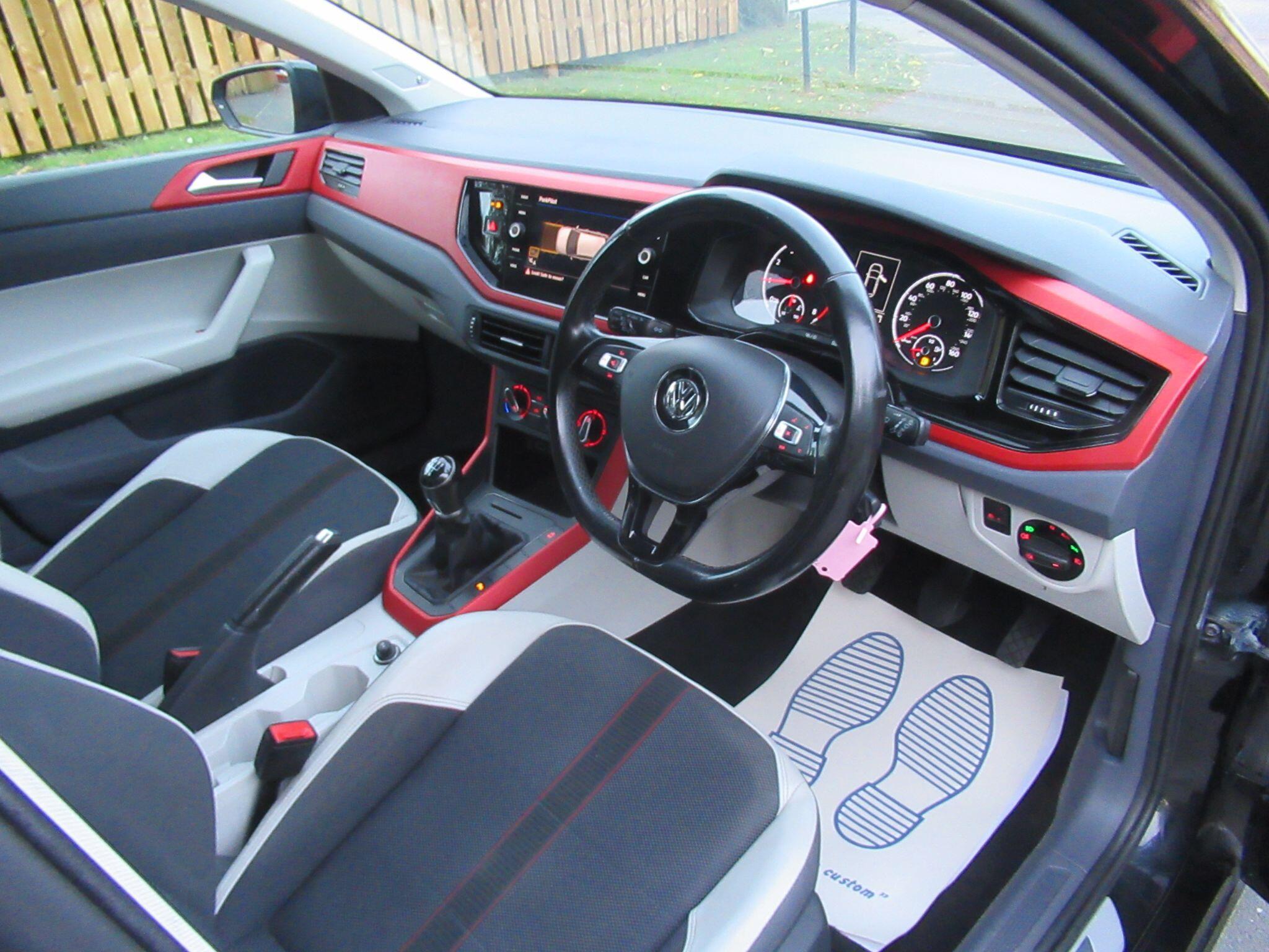 Volkswagen Polo - Image 12