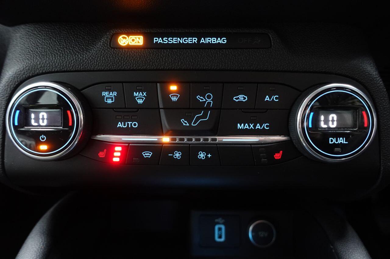 Ford Focus - Image 37