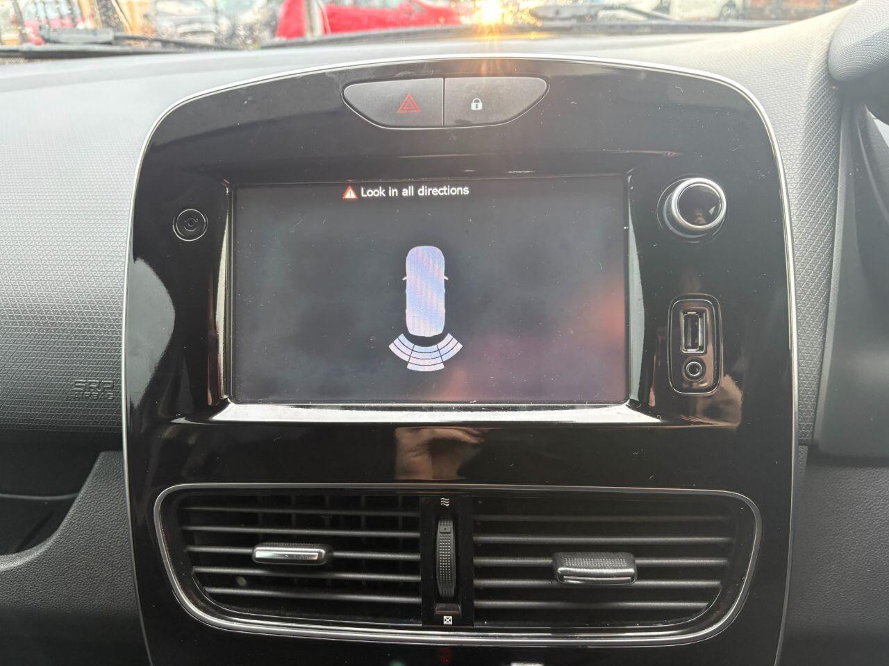 Renault Clio - Image 16