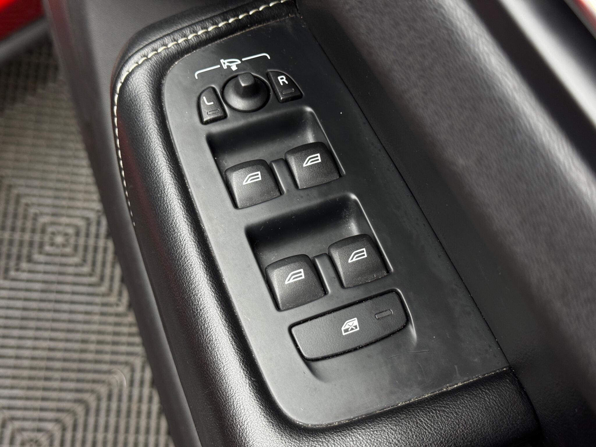 Volvo XC60 - Image 37