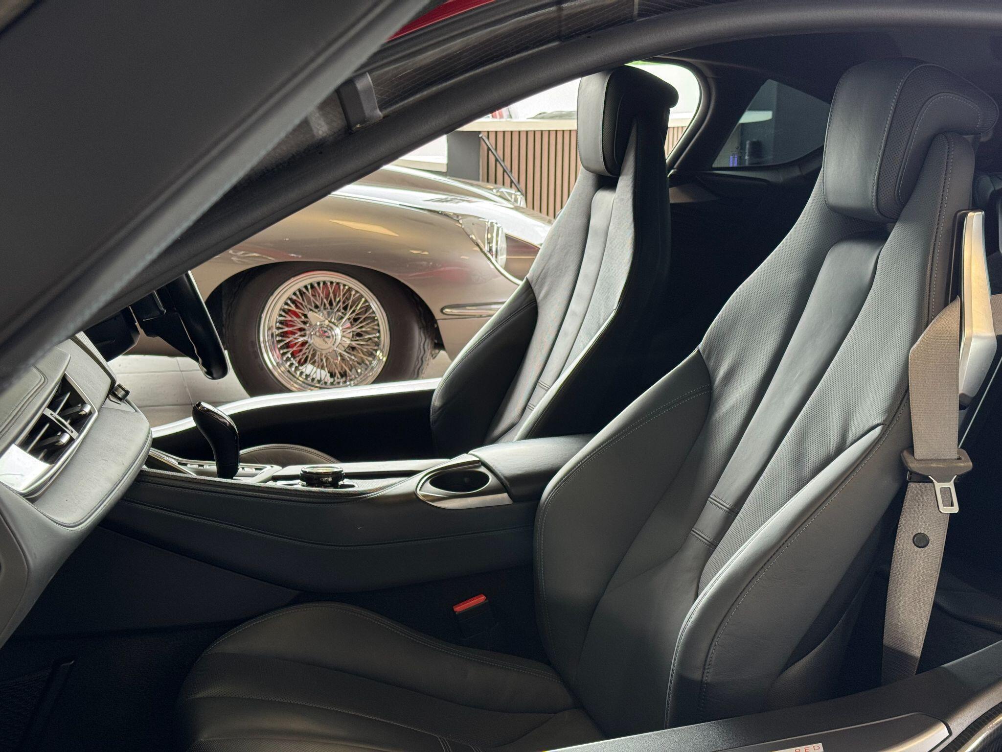 BMW i8 - Image 27