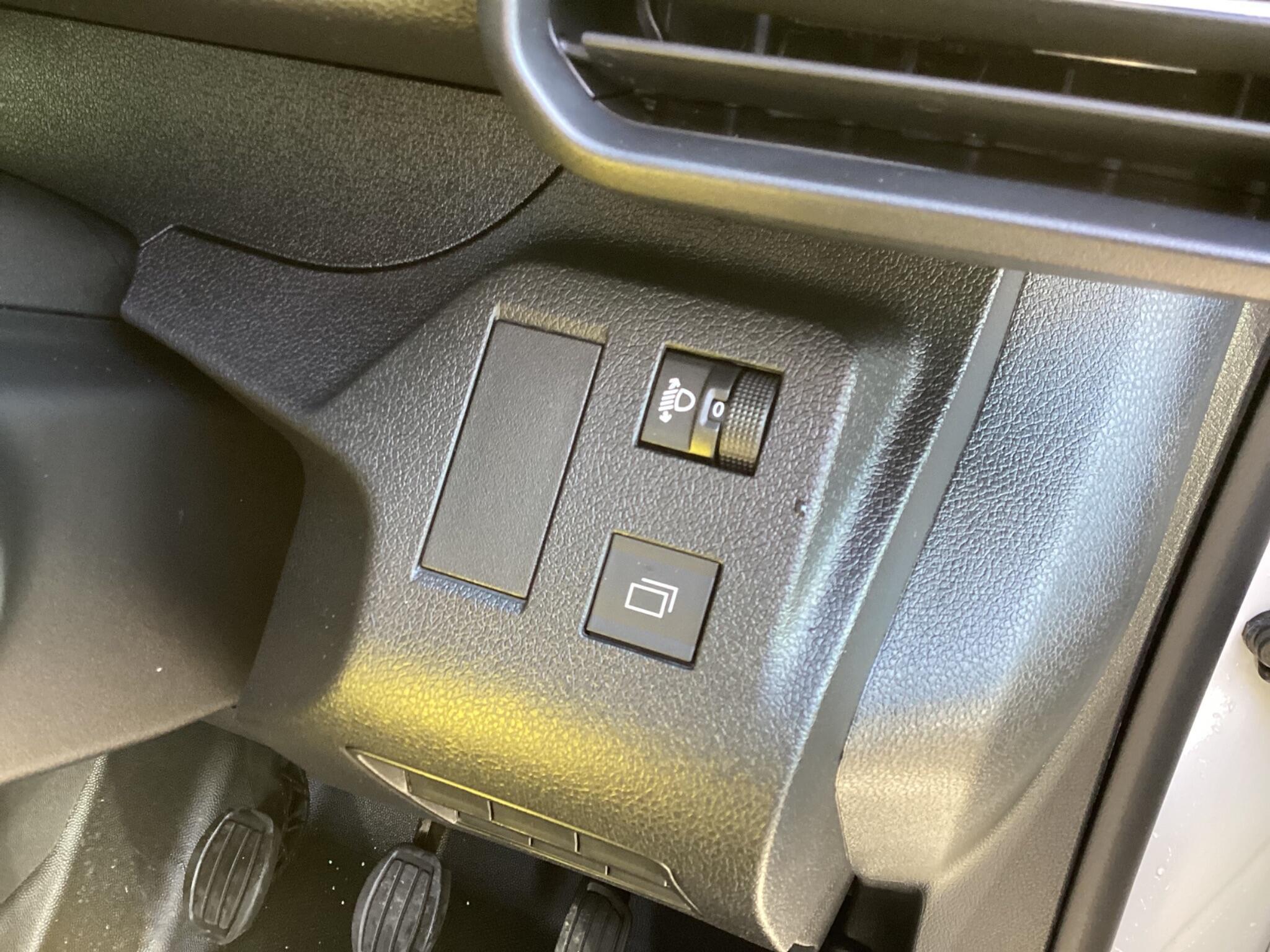Peugeot Partner - Image 11