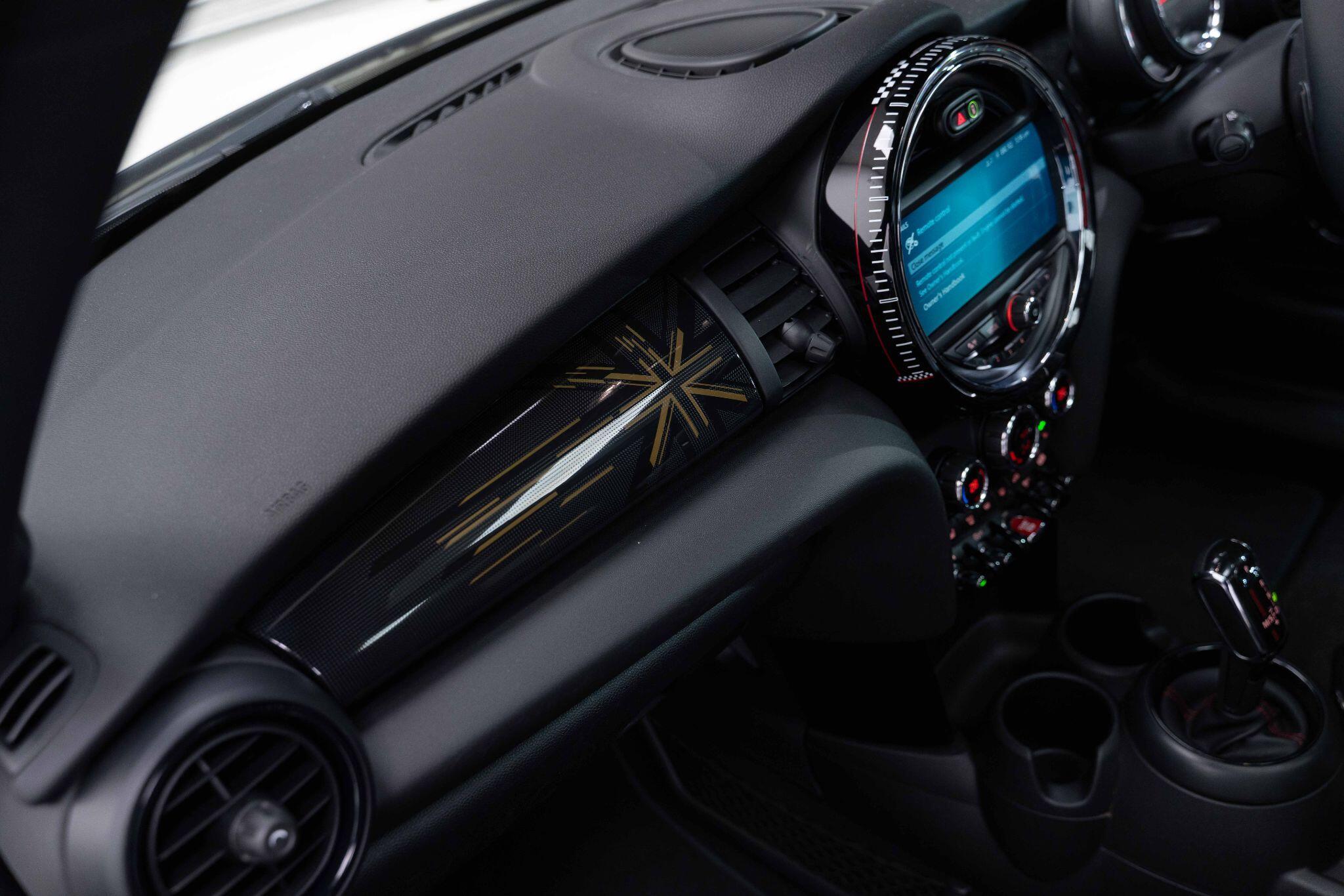 MINI Hatch - Image 48