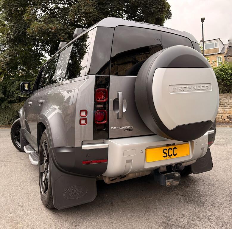 Land Rover Defender 110 - Image 10