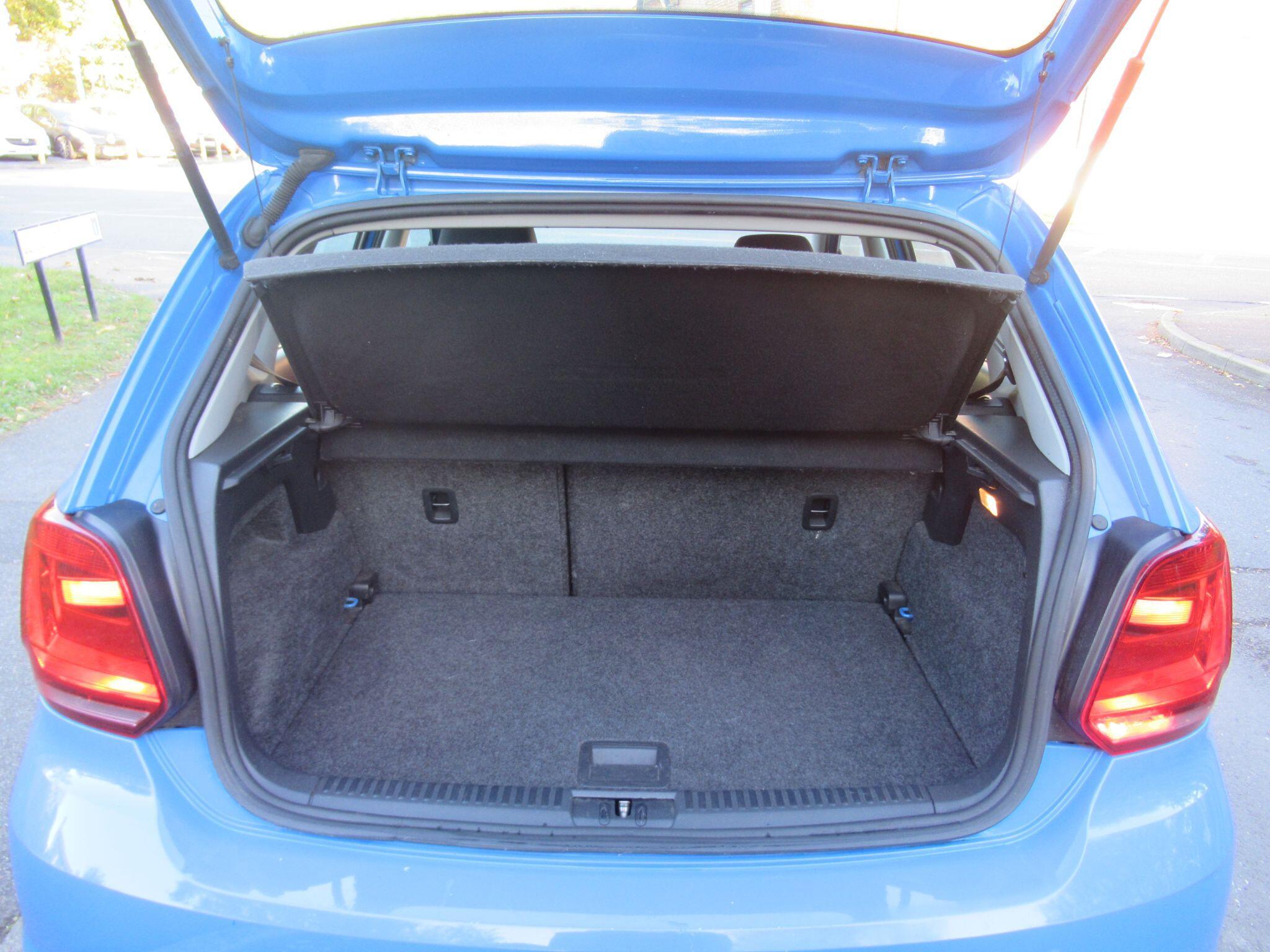 Volkswagen Polo - Image 14