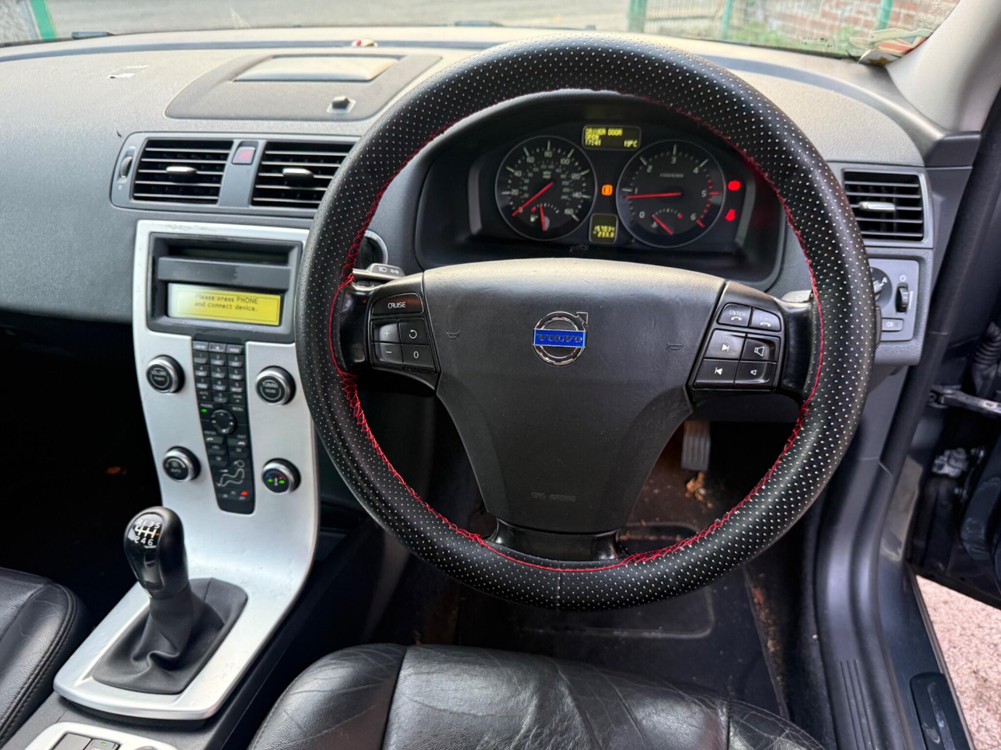 Volvo S40 - Image 12