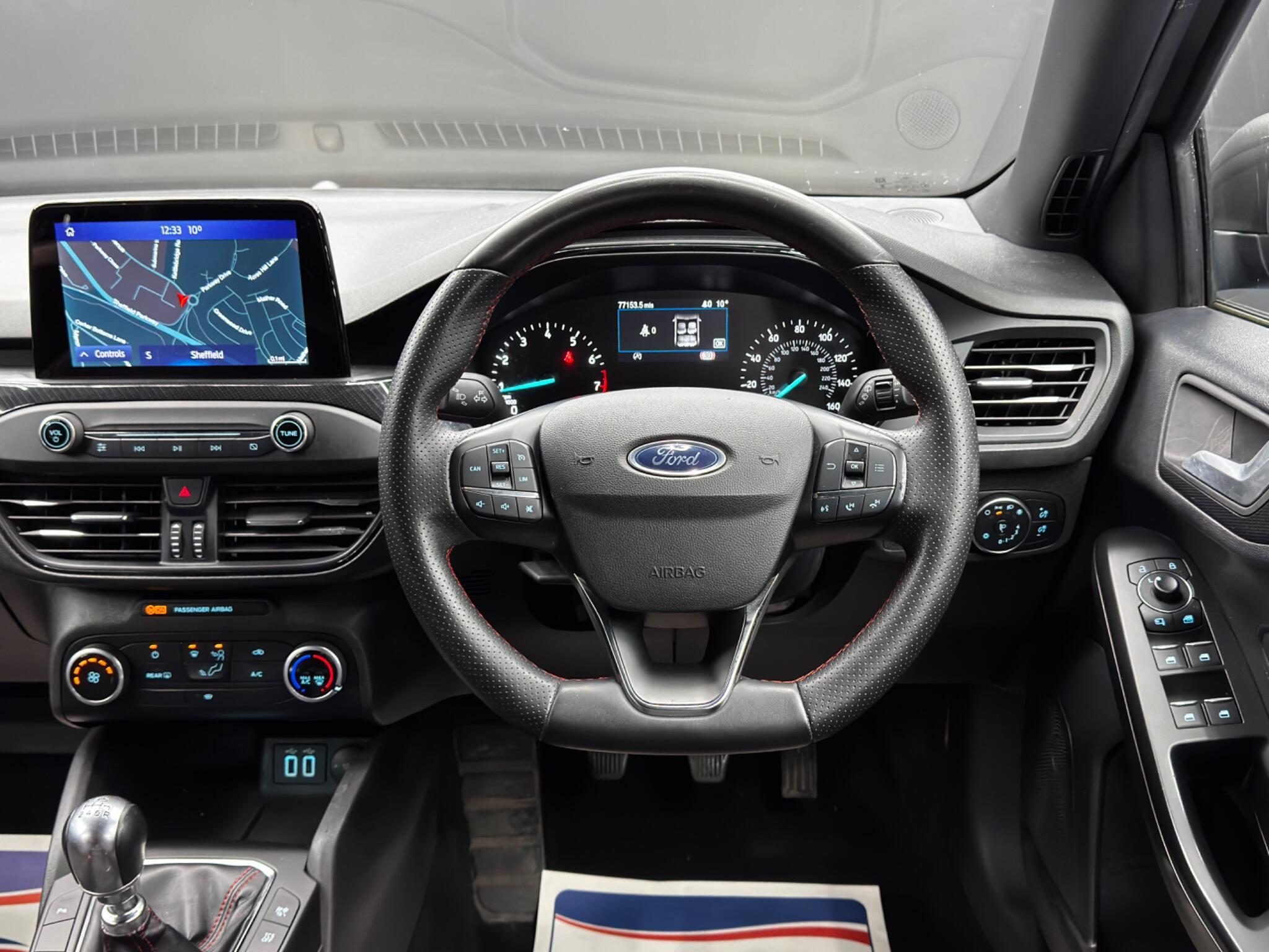 Ford Focus - Image 18