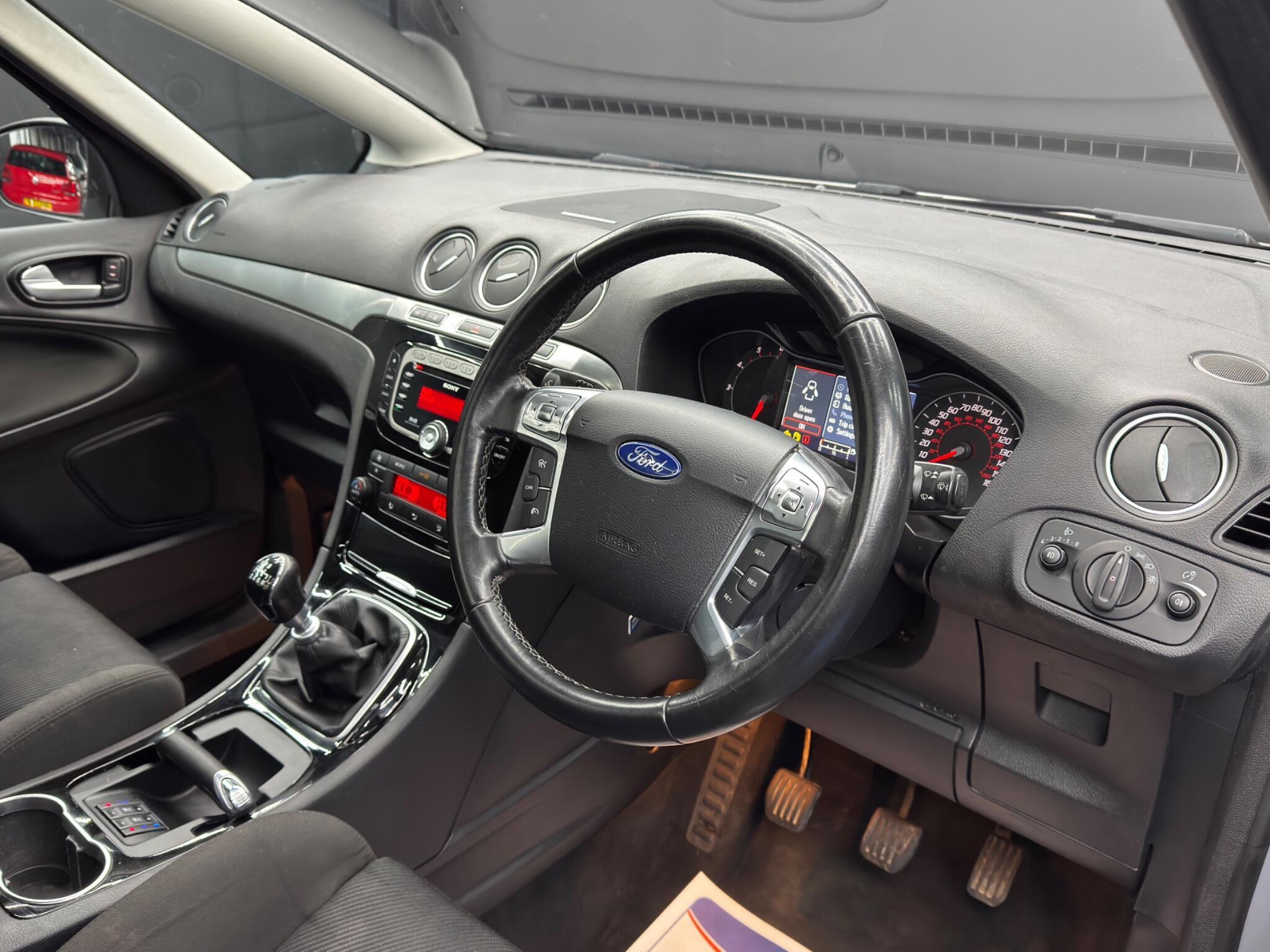 Ford S-MAX - Image 9