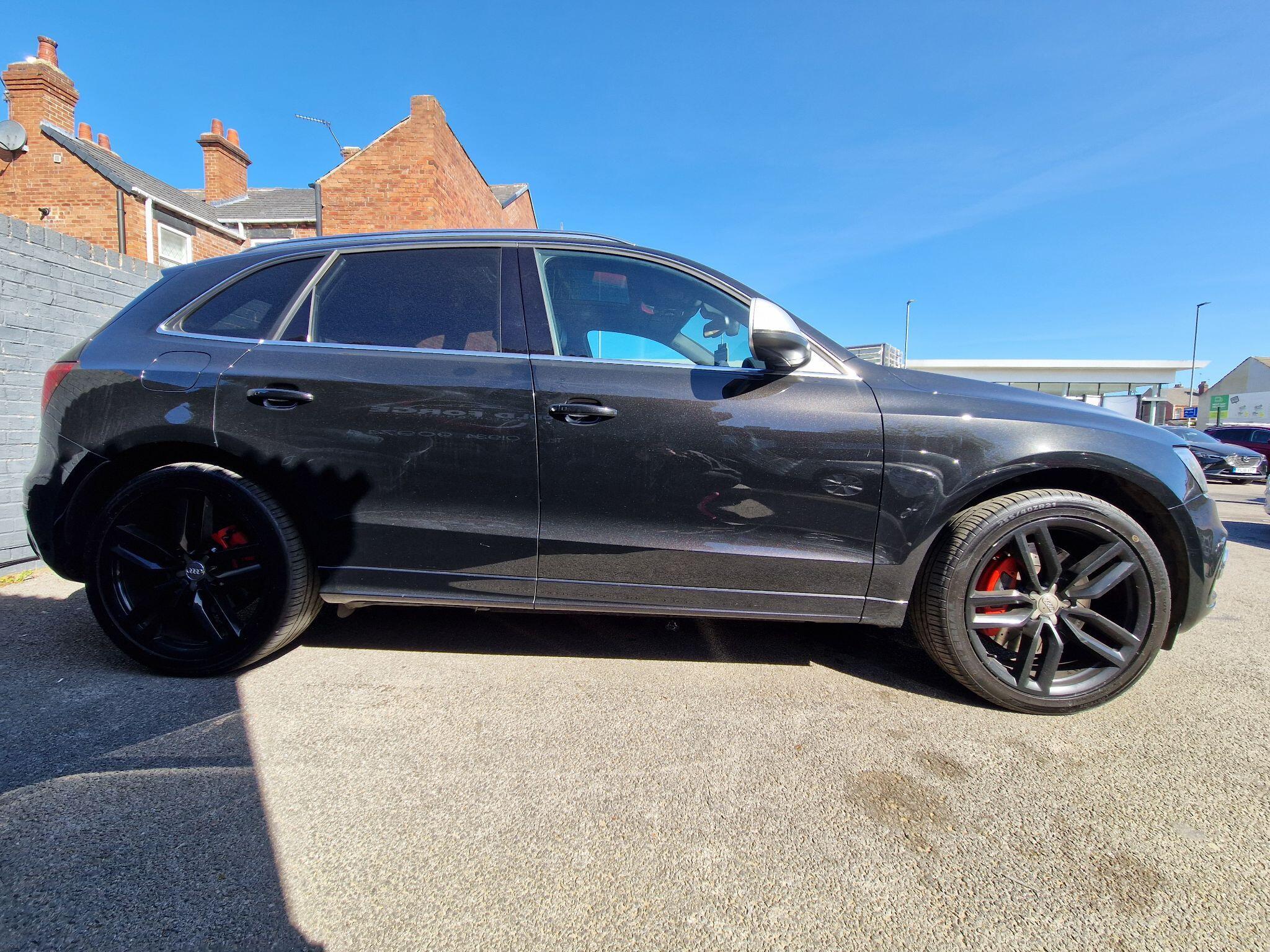 Audi SQ5 - Image 7