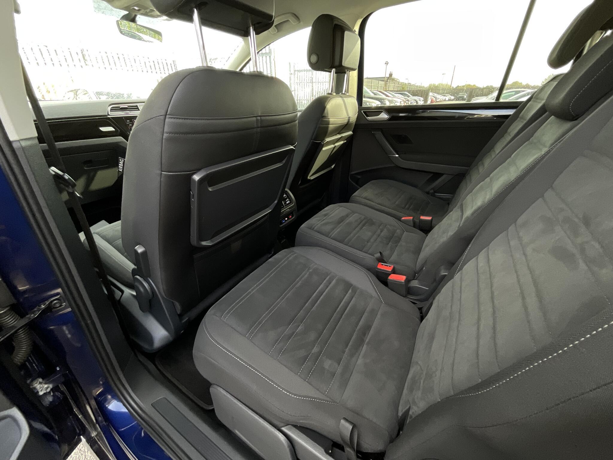Volkswagen Touran - Image 13
