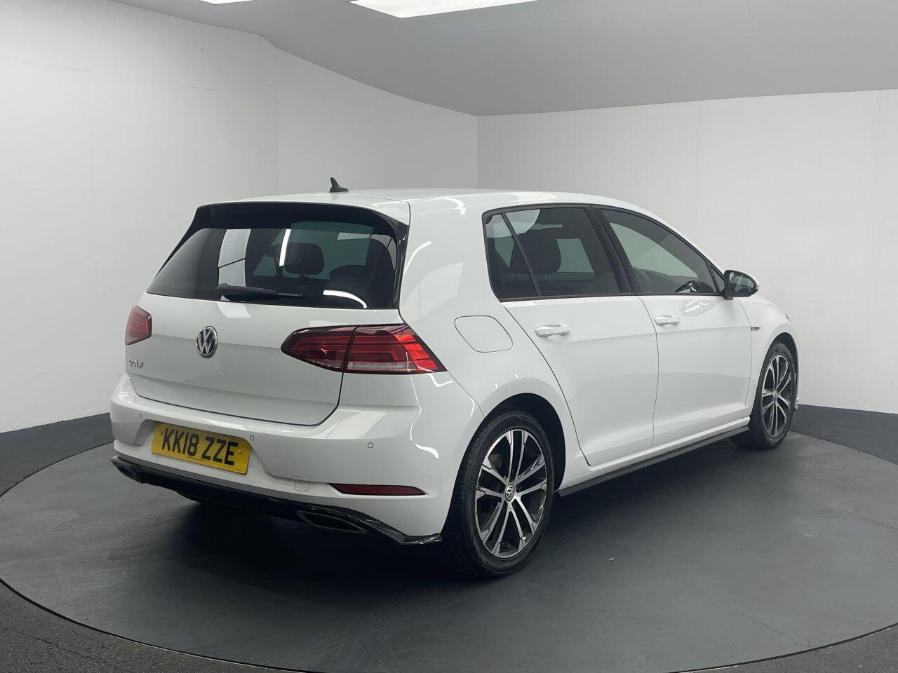 Volkswagen Golf - Image 11