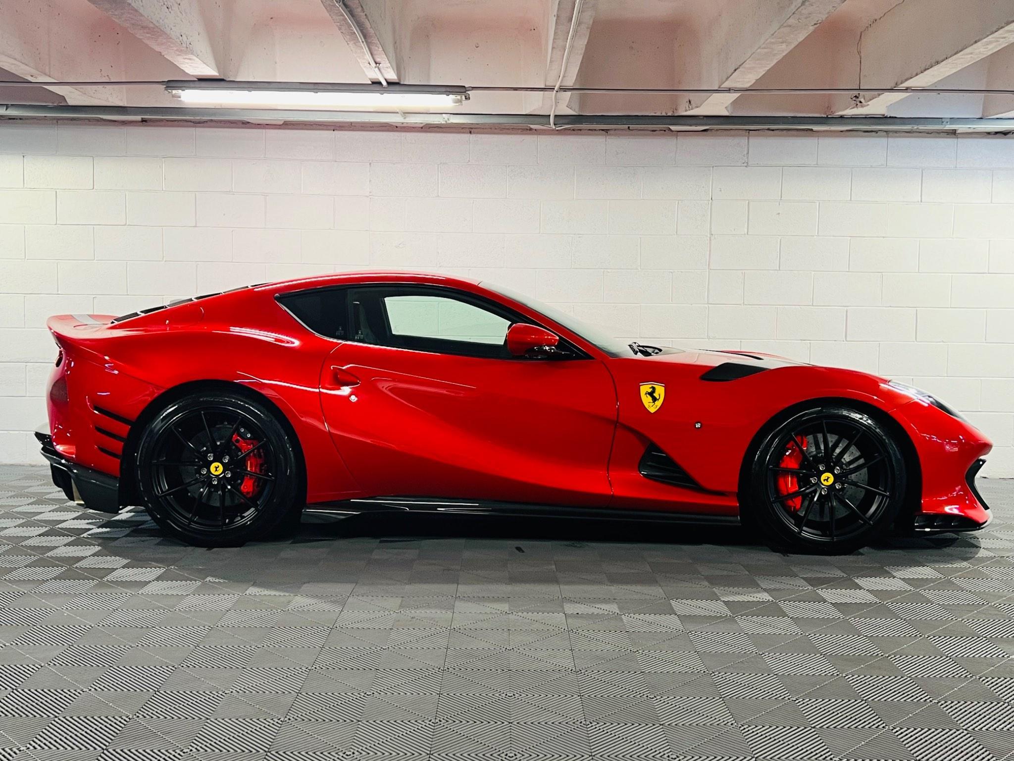 Ferrari 812 Competizione - Image 5