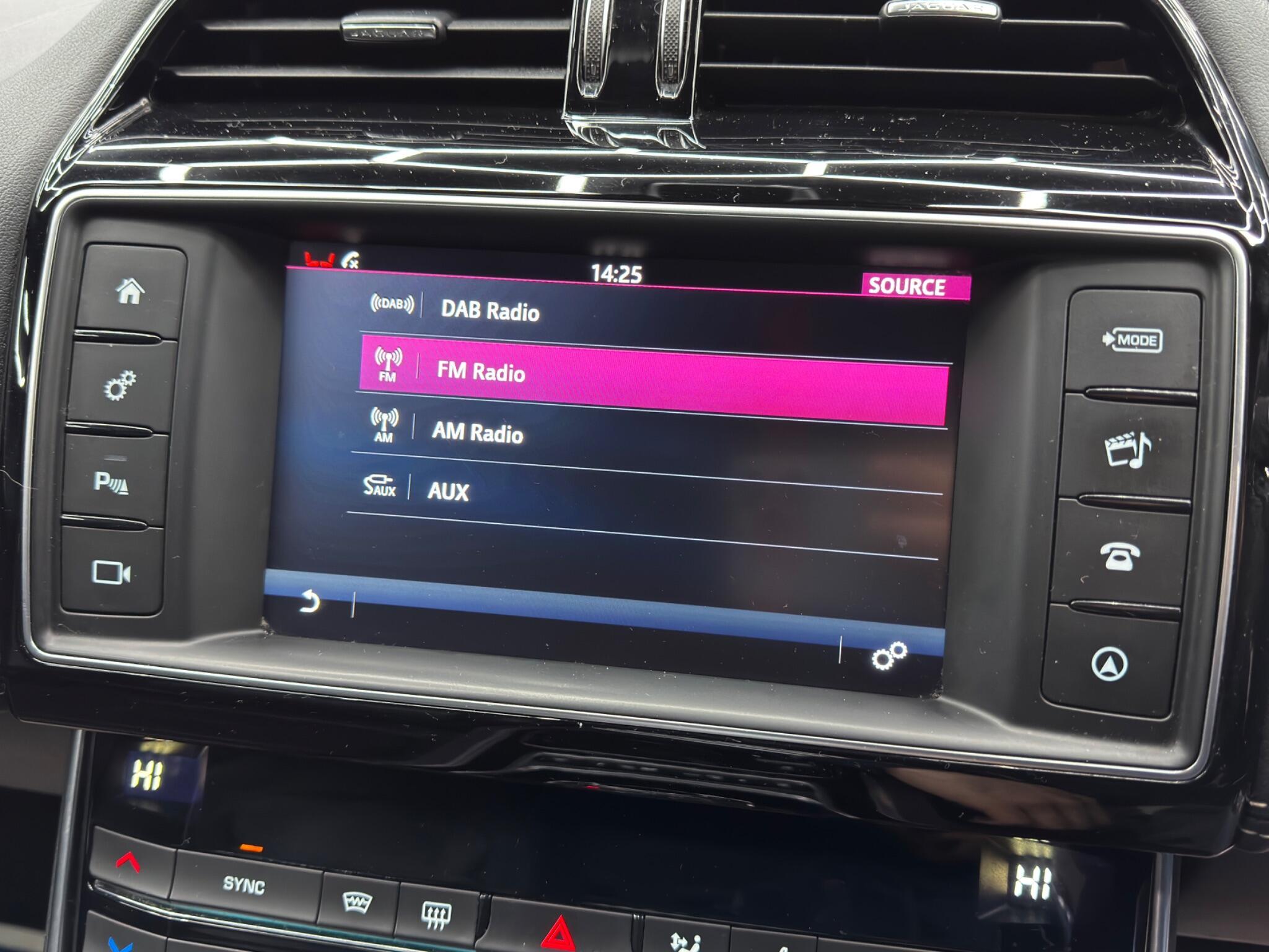 Jaguar XE - Image 31