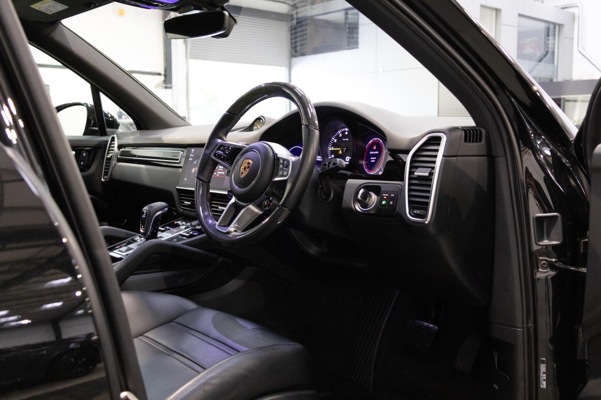 Porsche Cayenne - Image 7