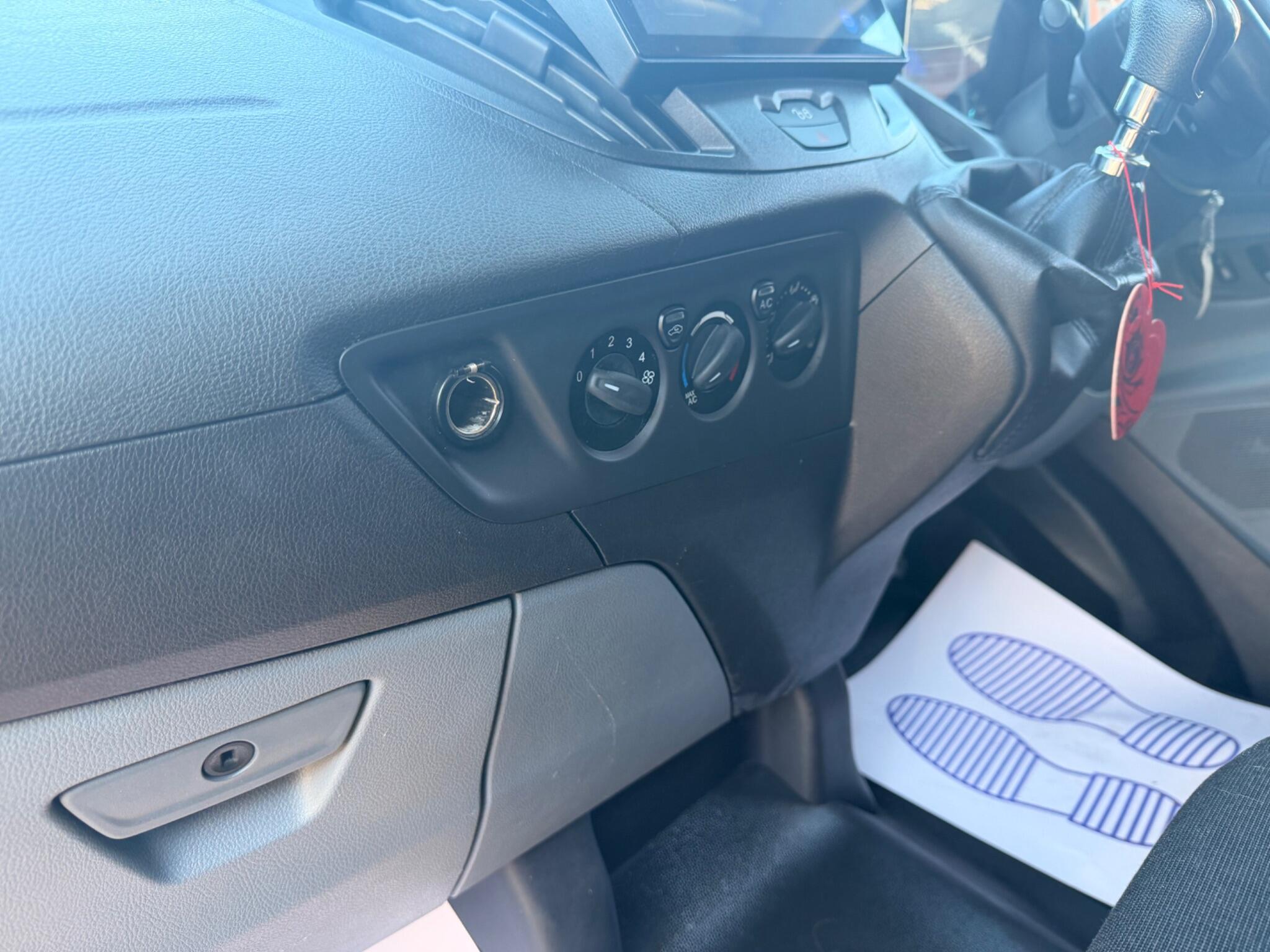 Ford Transit Custom - Image 21