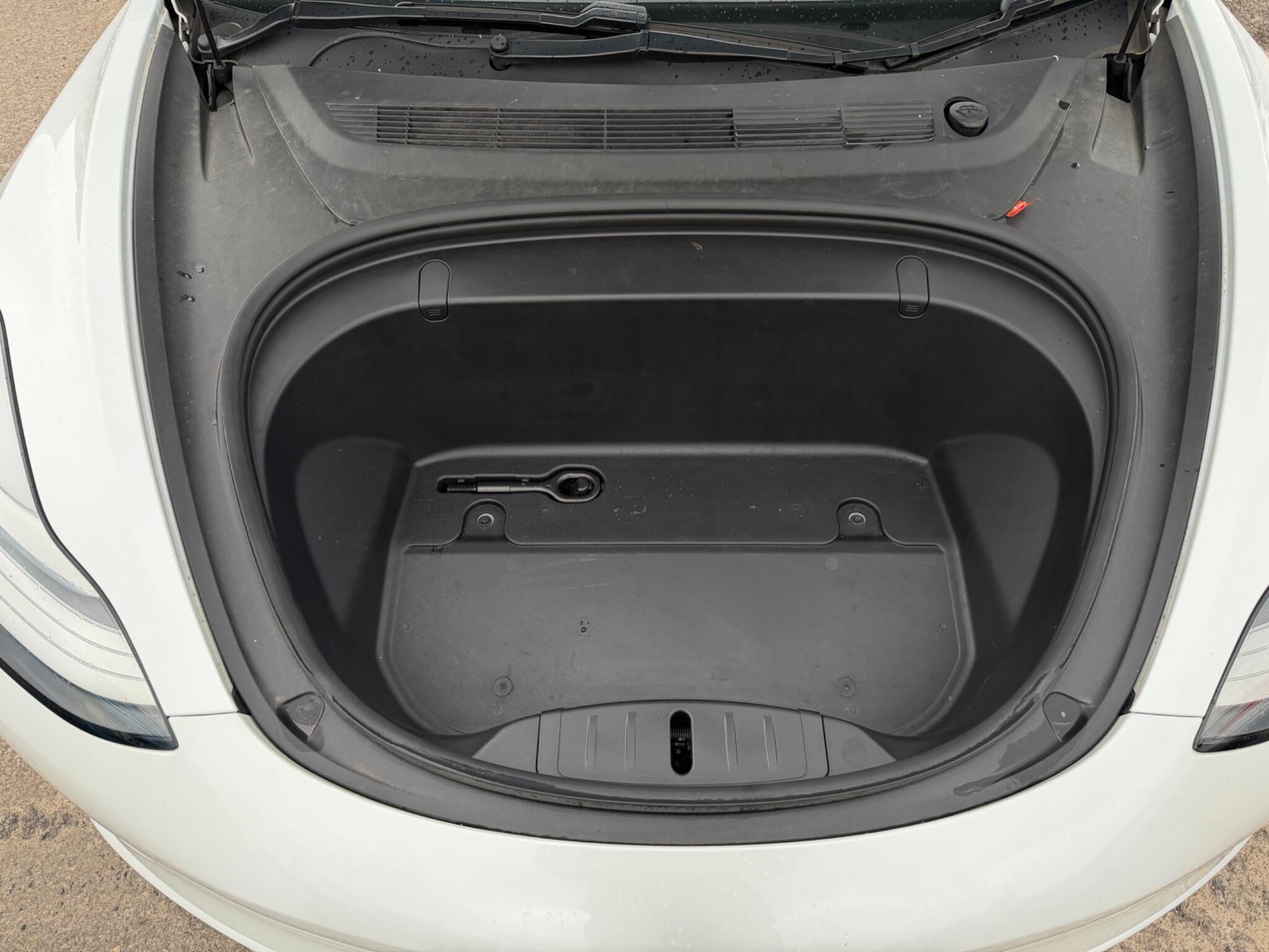 Tesla Model 3 - Image 18