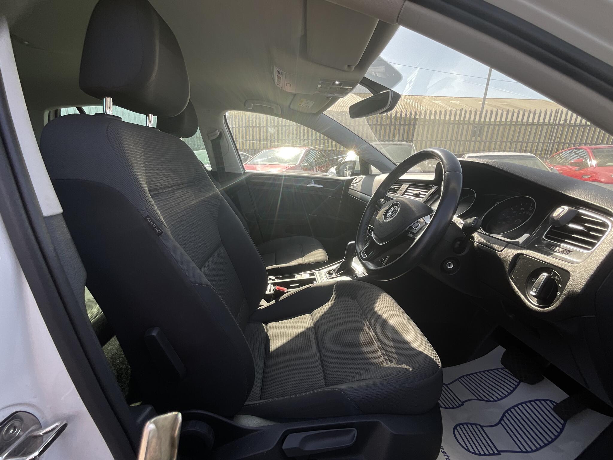 Volkswagen e-Golf - Image 4