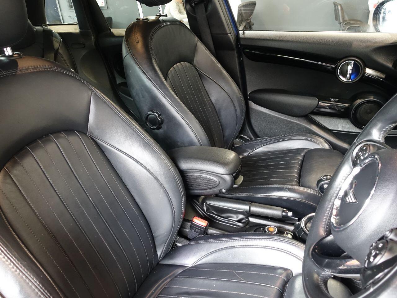 MINI Hatch - Image 13