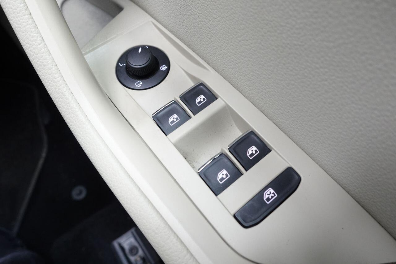 Skoda Superb - Image 60