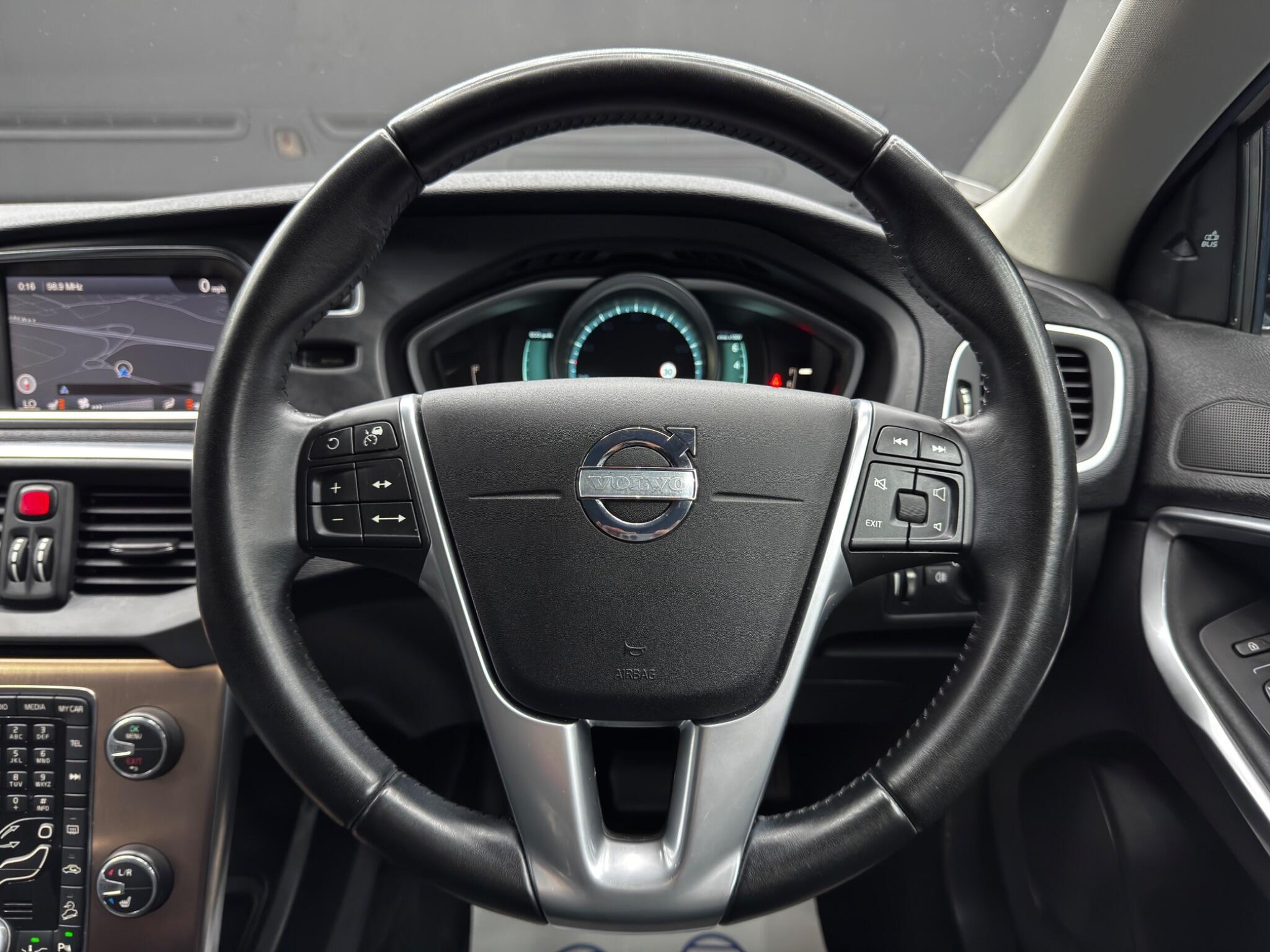 Volvo V40 CROSS COUNTRY - Image 19
