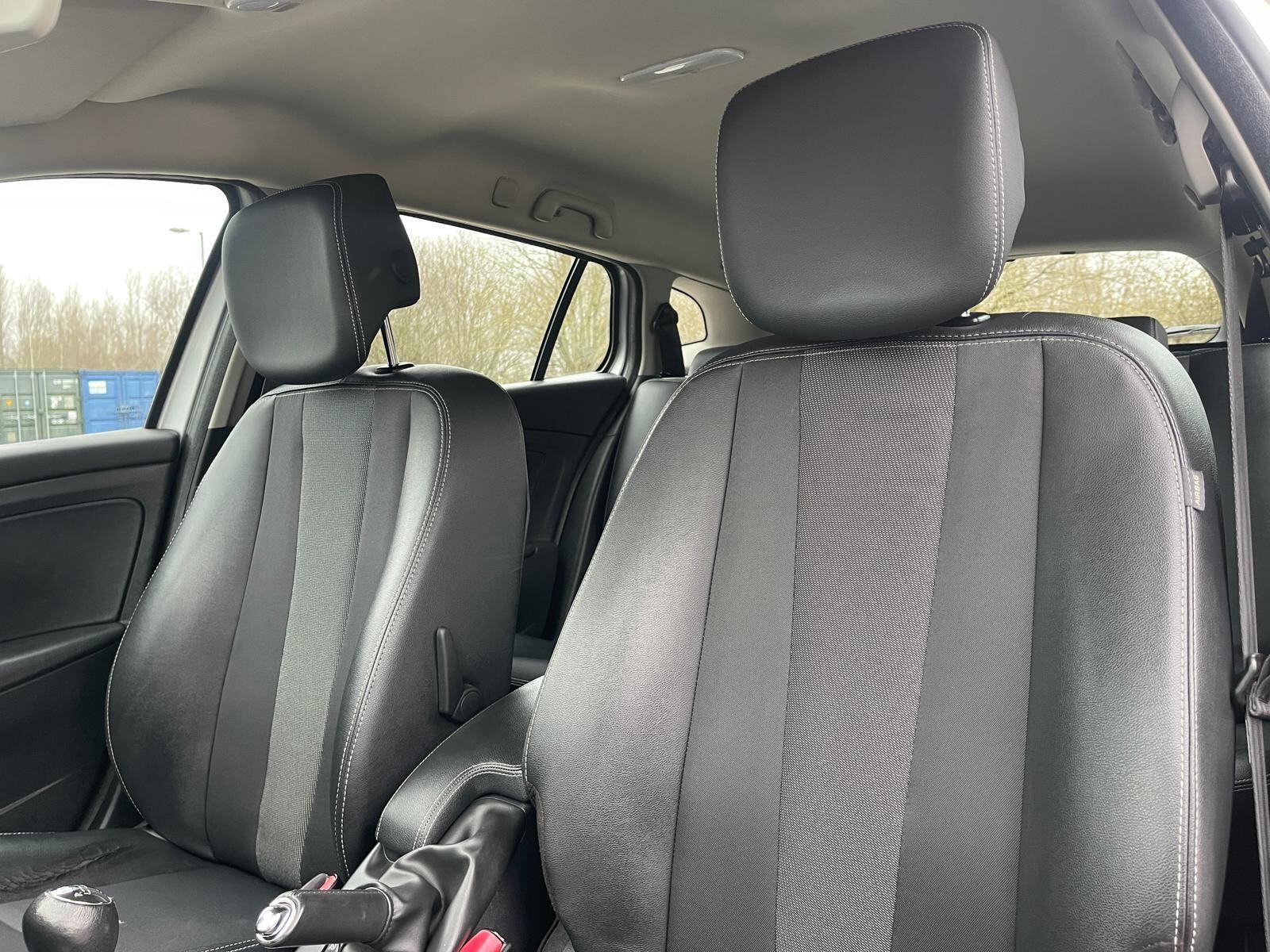 Renault Megane - Image 46