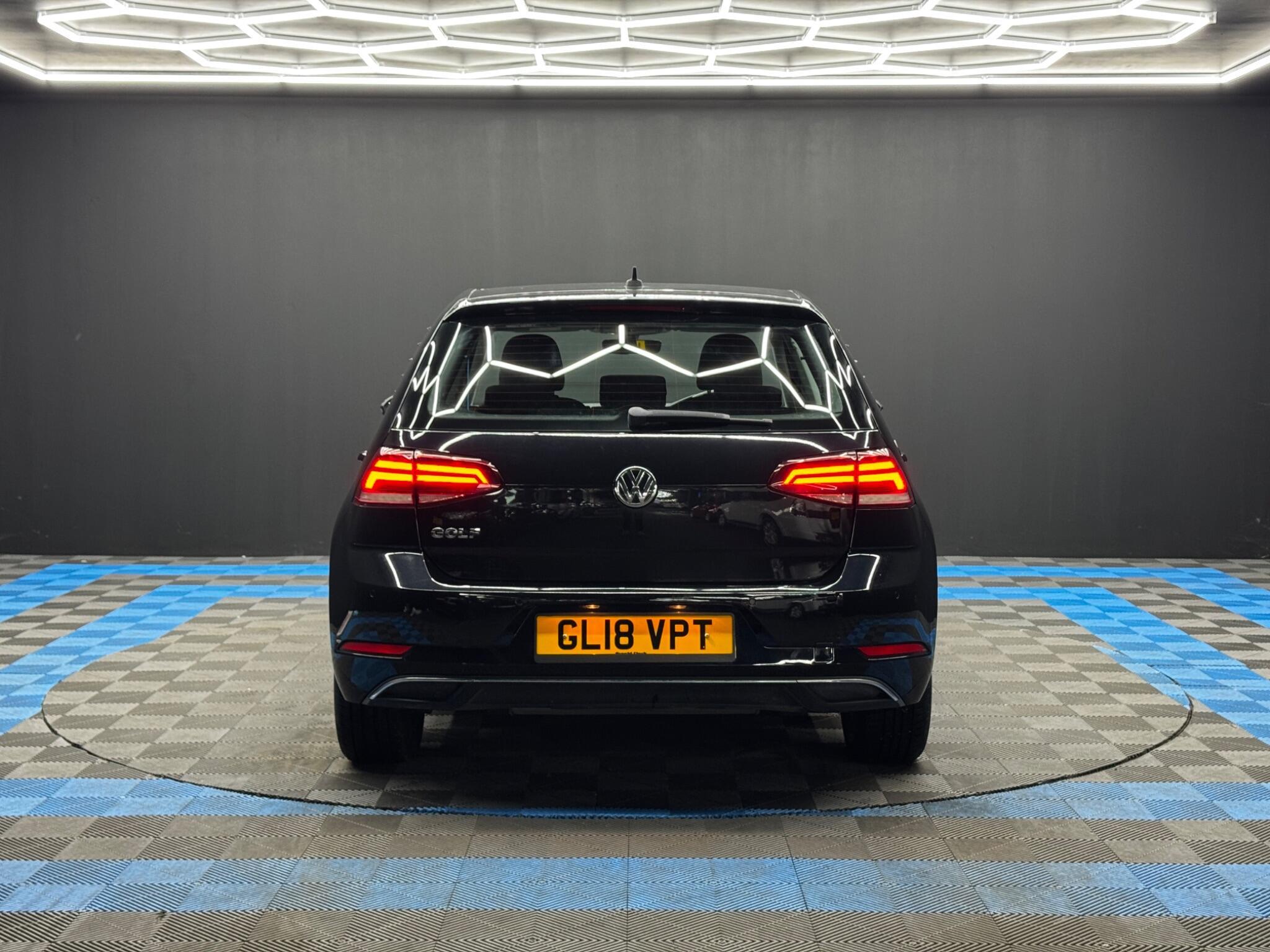 Volkswagen Golf - Image 6