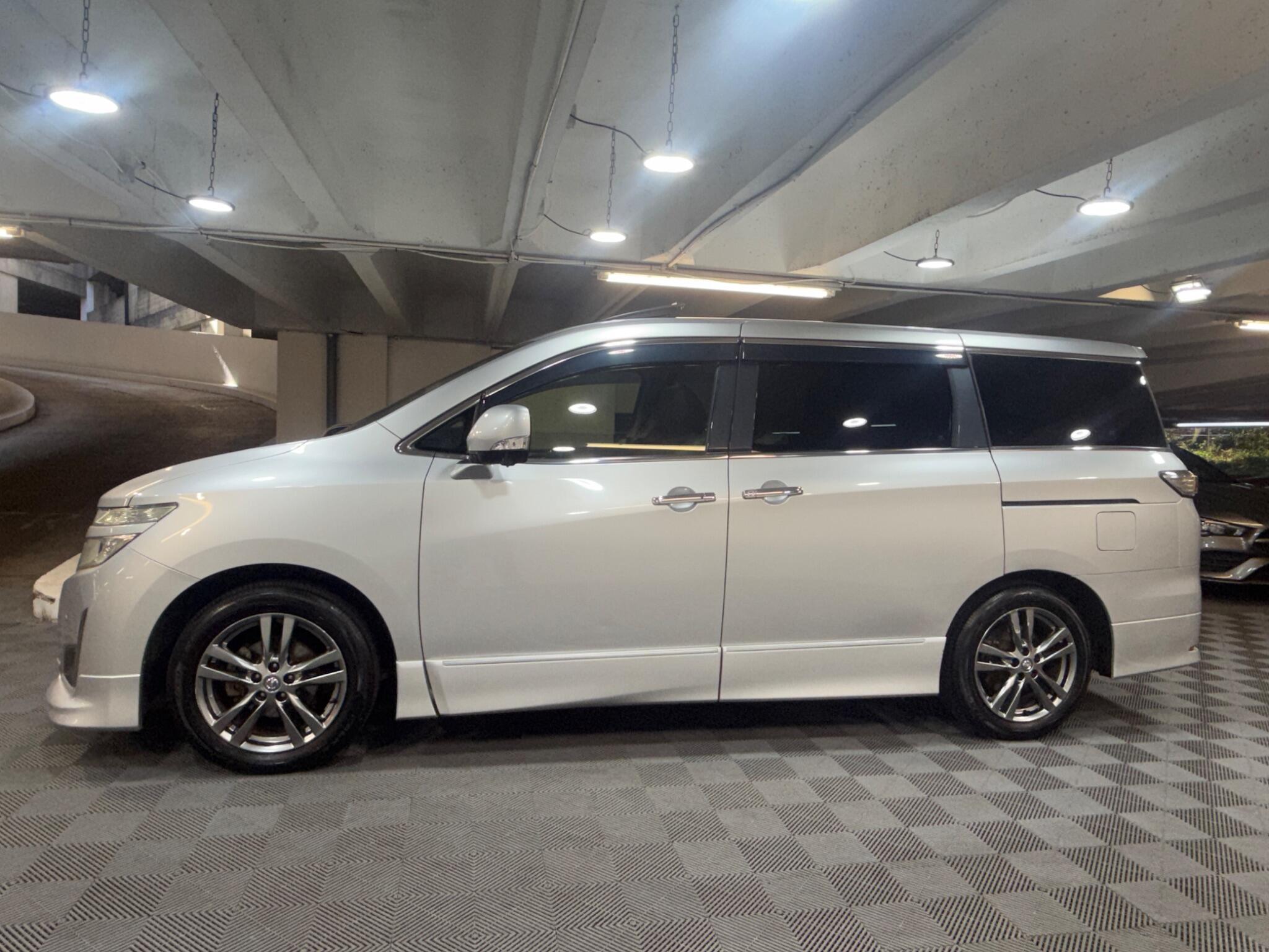 Nissan Elgrand - Image 3