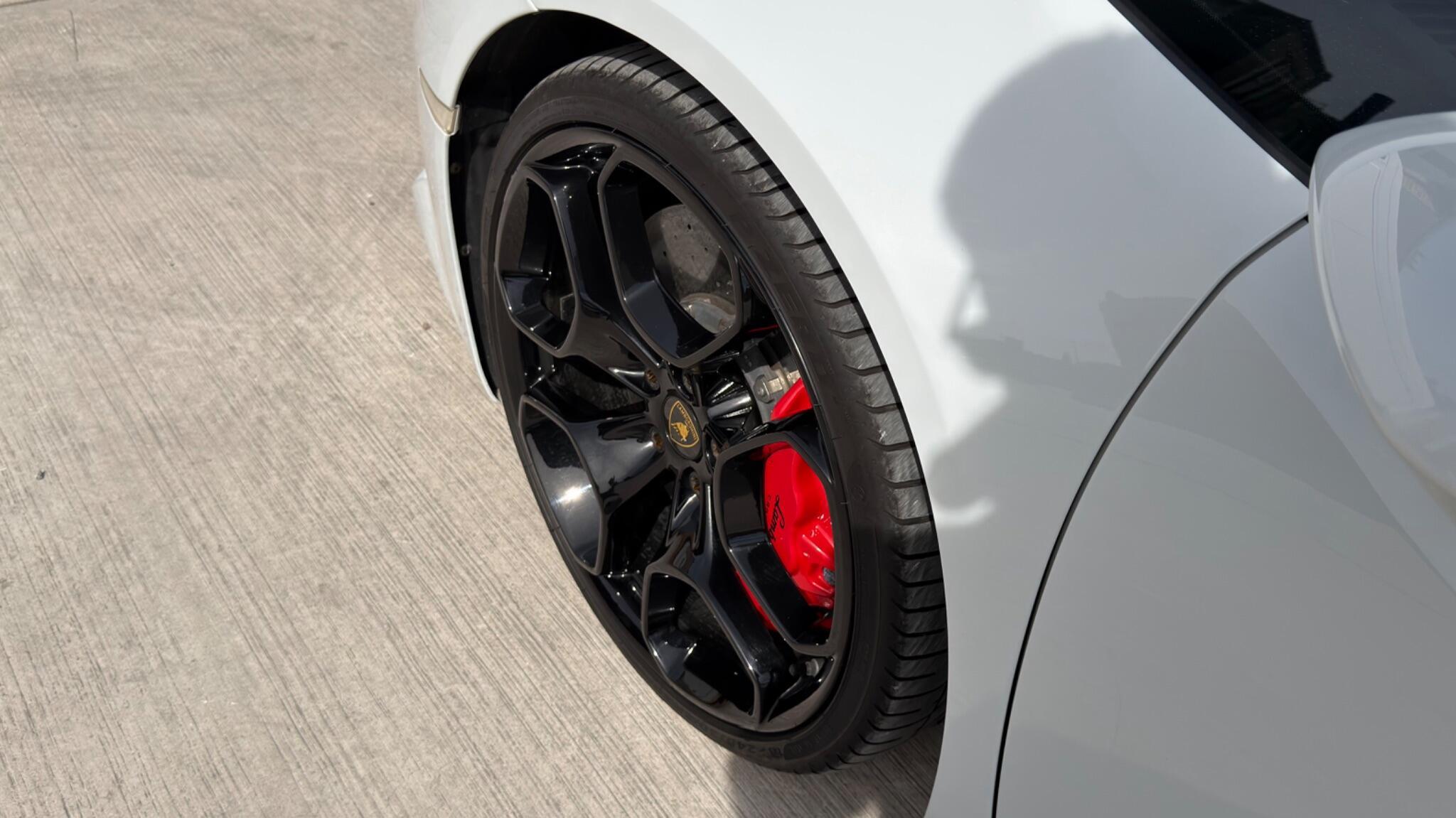 Lamborghini Huracan - Image 13