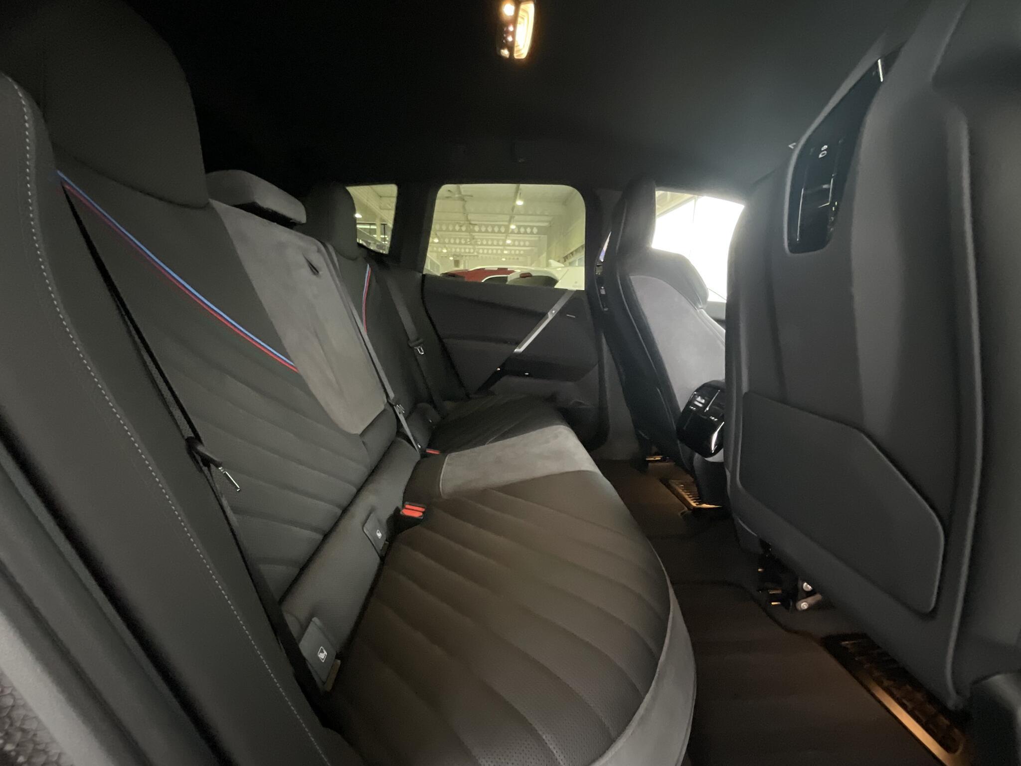 BMW IX - Image 12