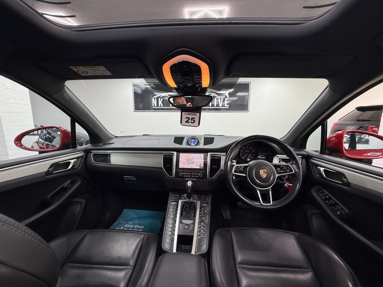 Porsche Macan - Image 18