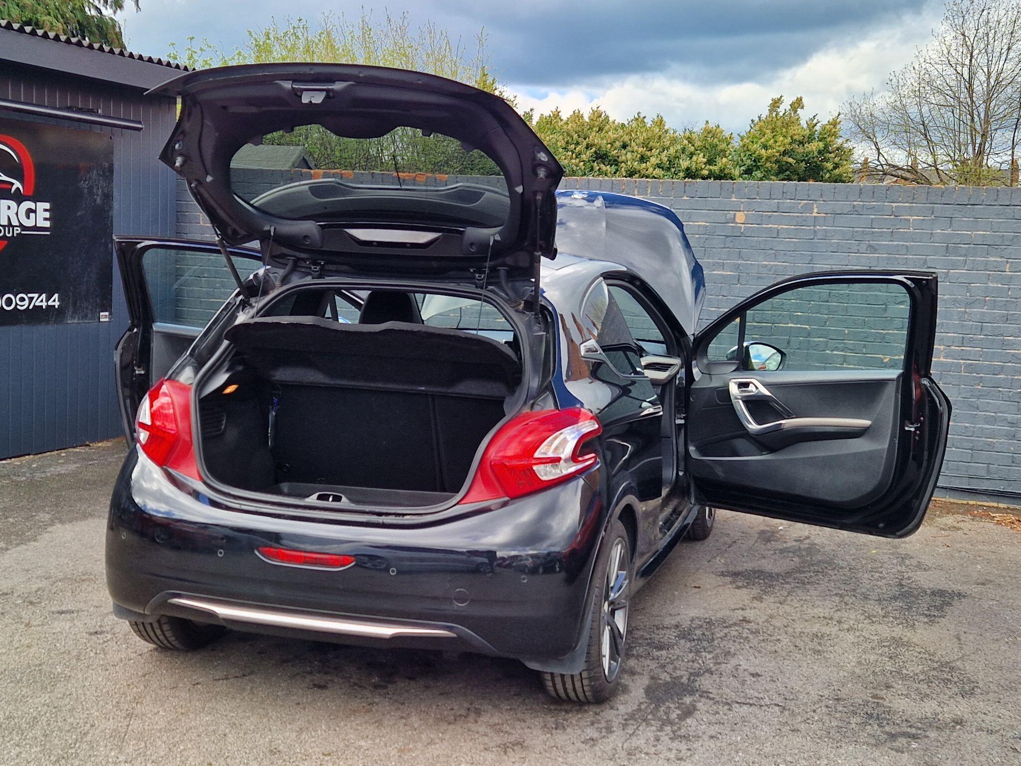 Peugeot 208 - Image 21