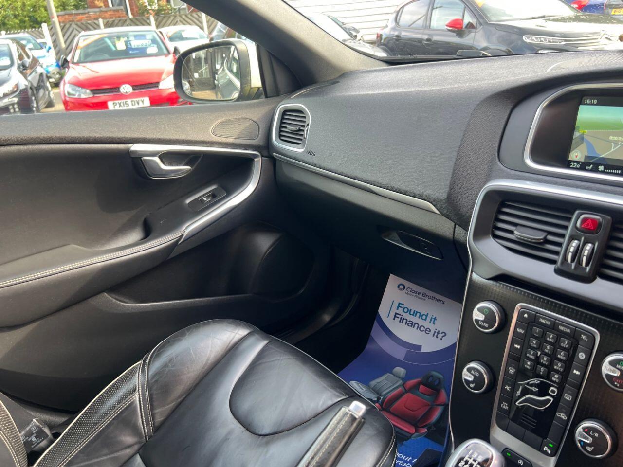 Volvo V40 - Image 19