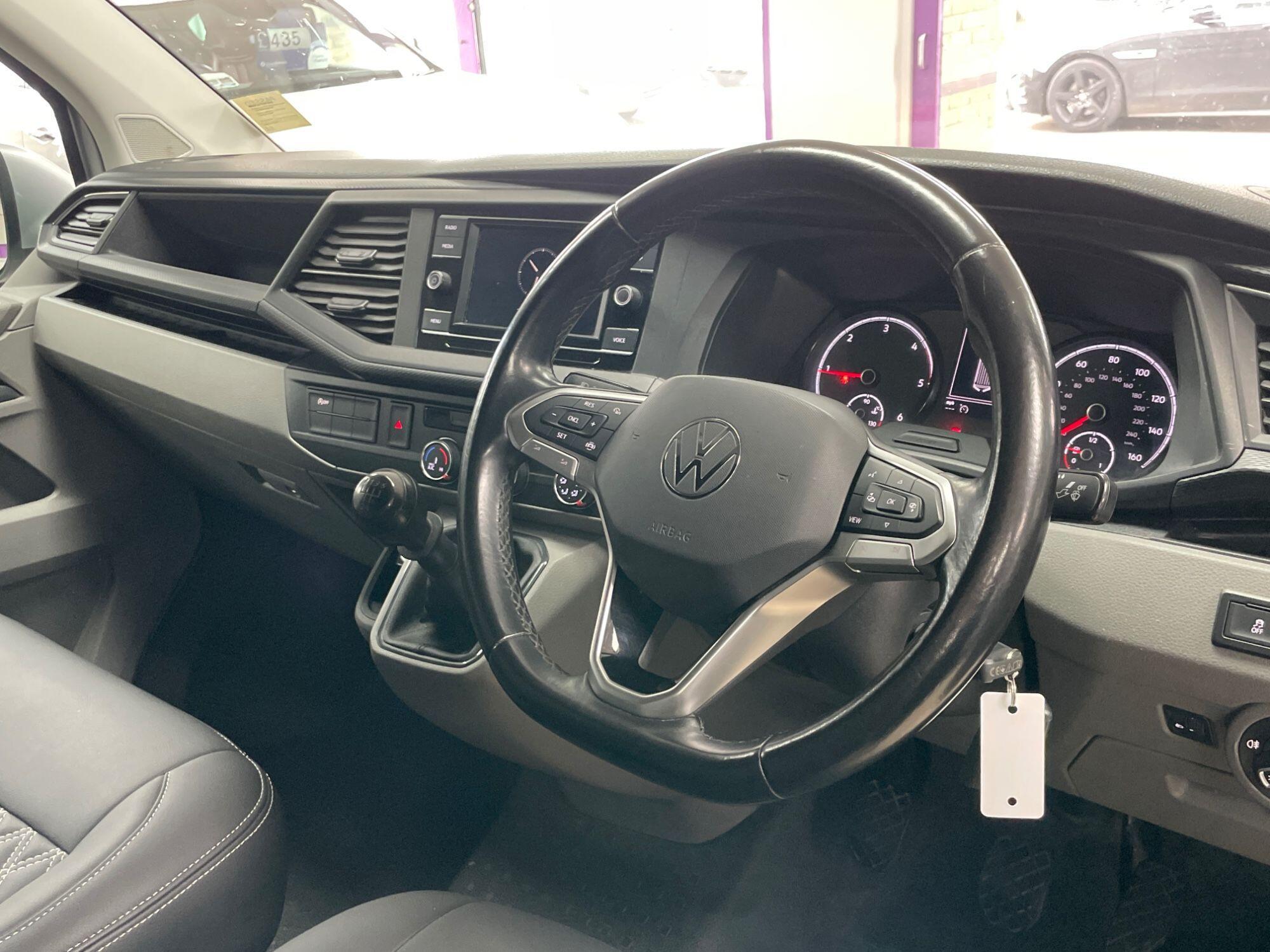 Volkswagen Transporter - Image 25